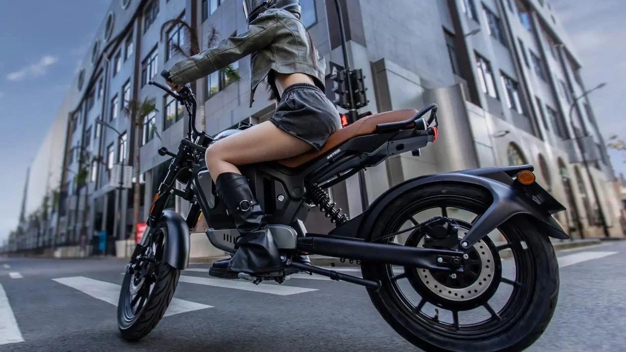 capitanelectro.com | Reseña Tromox M05 Electric Latte: ¿Vale la Pena el Precio de Motocicleta esta Adorable E-Bike de 43.5 MPH?