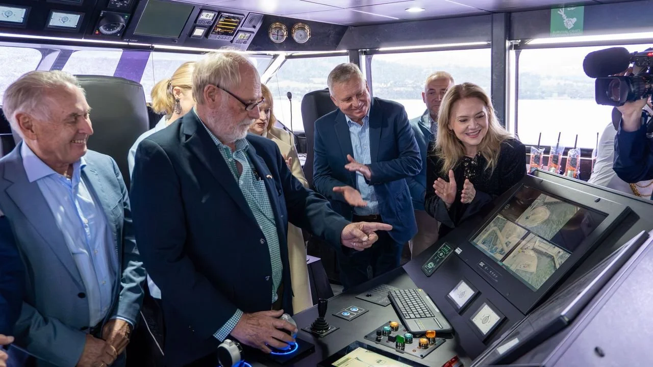 capitanelectro.com | El barco eléctrico más grande del mundo: Incat Tasmania lanza ferry eléctrico de 130 metros.