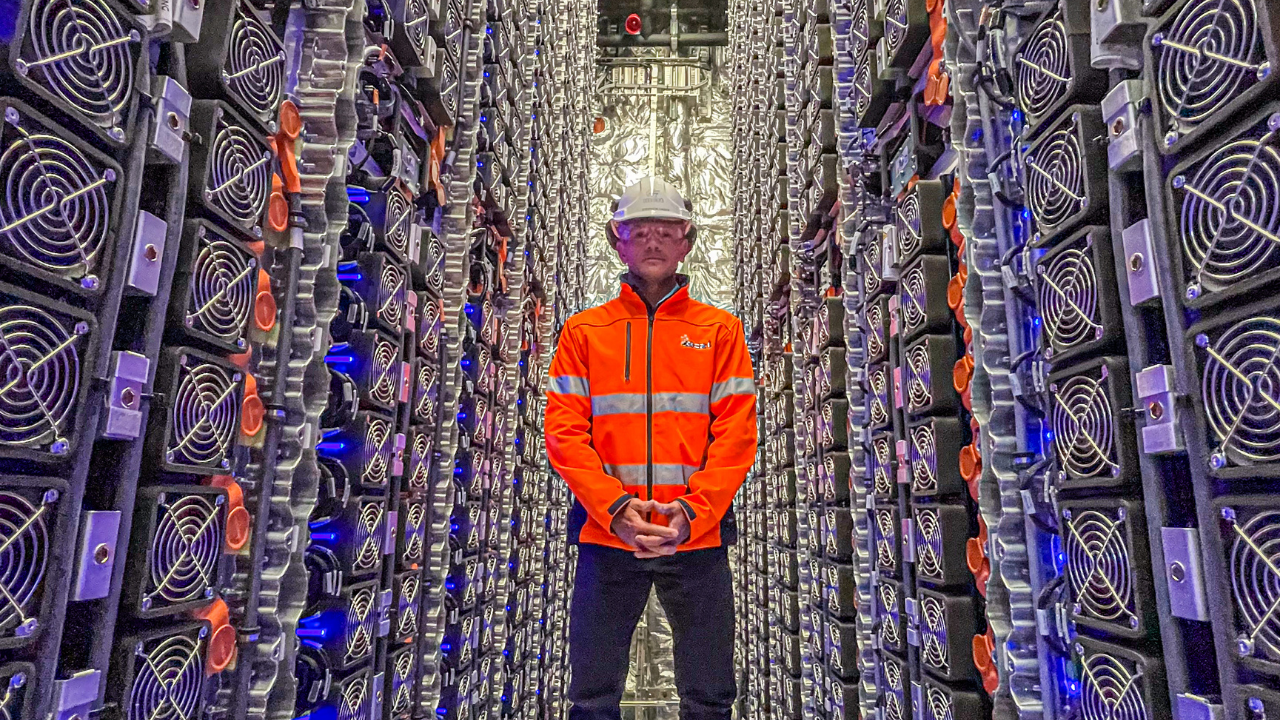 capitanelectro.com | El Barco Eléctrico Más Grande del Mundo Hull 096 Comienza Pruebas de Puerto.