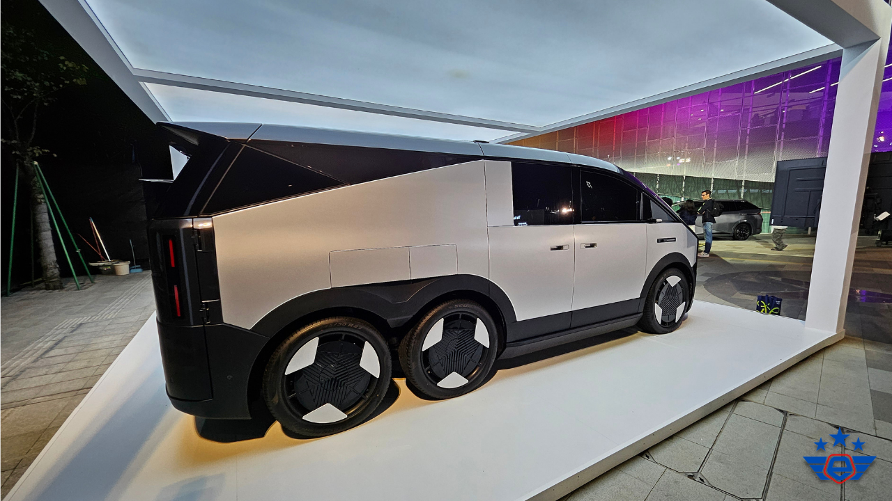 capitanelectro.com | XPeng Land Aircraft Carrier: Van de 6 Ruedas de $287k con Dron eVTOL.