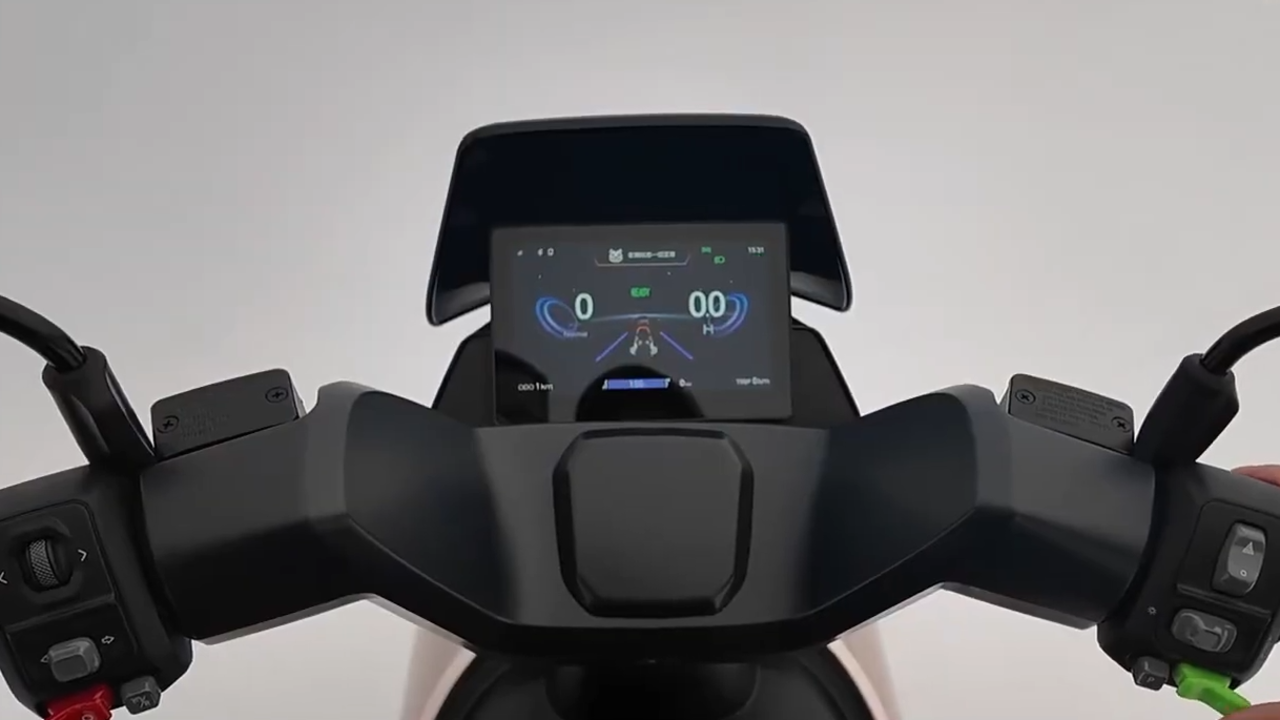 capitanelectro.com | Scoox Zero X7: Scooter Eléctrico Diminuto con Una Gran y Rara Personalidad.
