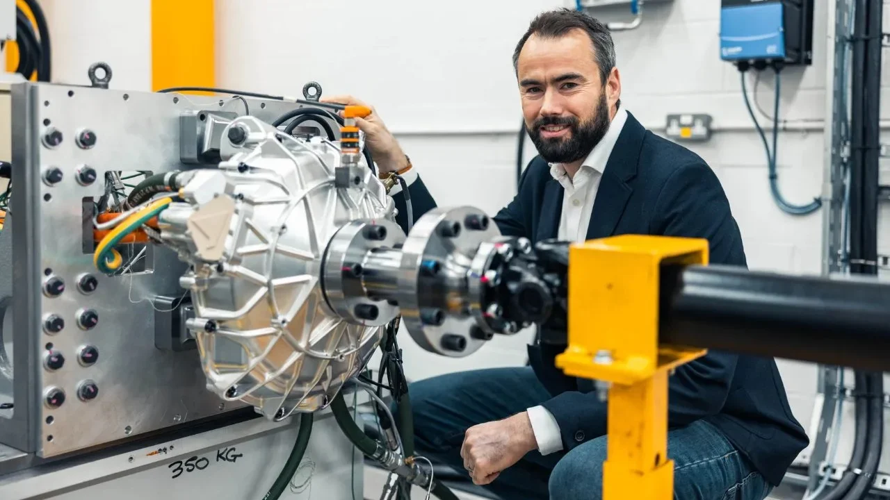 capitanelectro.com | Motor de Flujo Axial: El Avance de YASA de 4,000 HP en Rueda para VE.