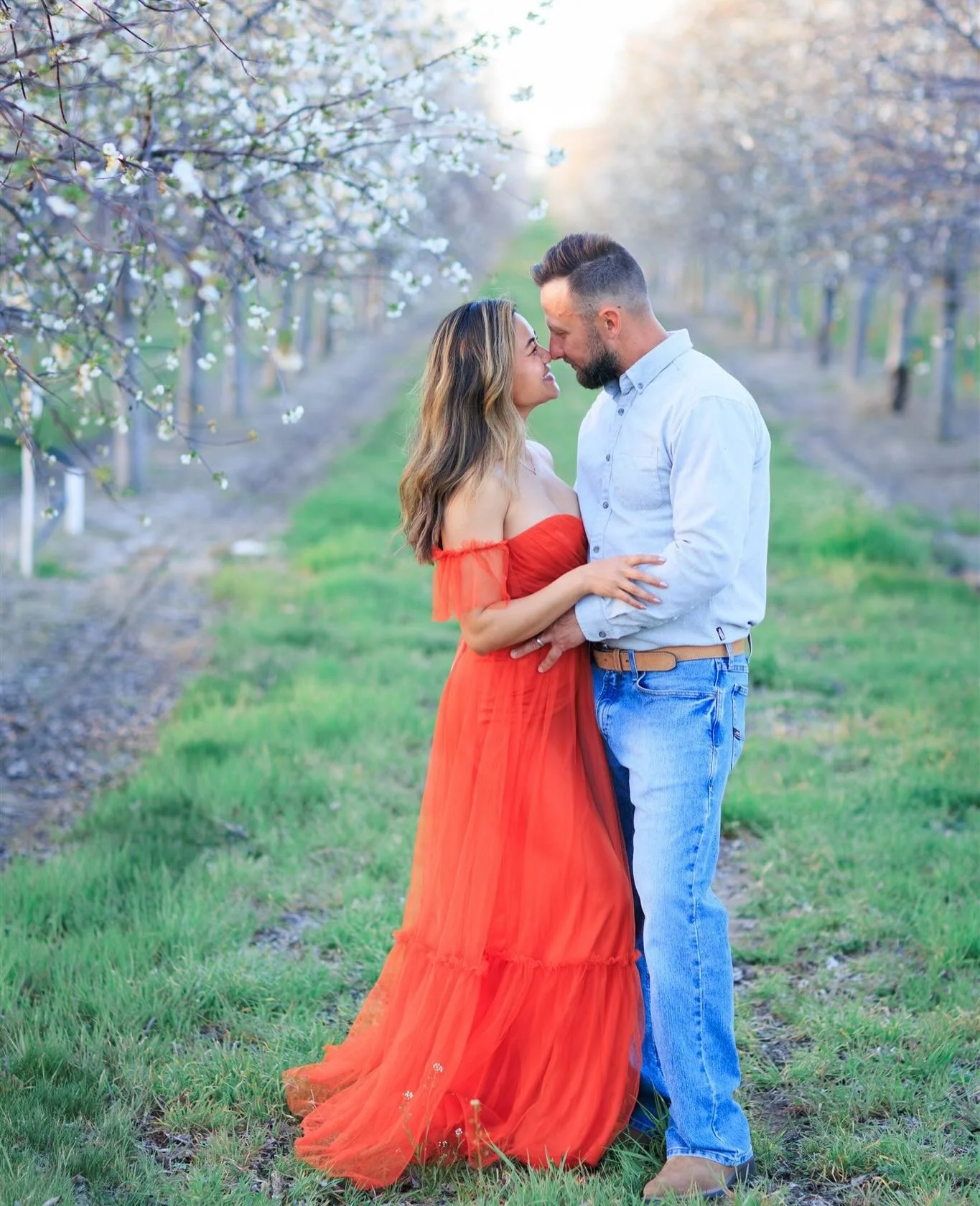 This orchard session was the perfect combination of warm evening light, delicate blossoms, and genuine connection.📍 Cherry Hill Farm | Caldwell, Idaho
📸 Boise Local Photographer &ndash; Create Memories Photography

#CaldwellIdaho #CherryHillFarm #B