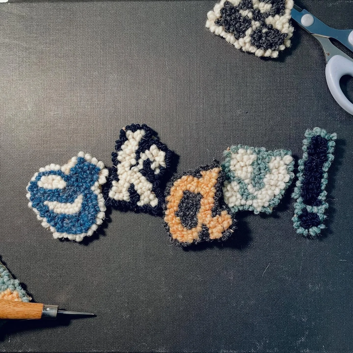 Rug Hooking + Typography Mini Project 

I decided to merge my crafts with design and am excited about the result, this alphabet was inspired by collage, magazine clippings and those silly ransom notes from the movies 🤓📬🧶