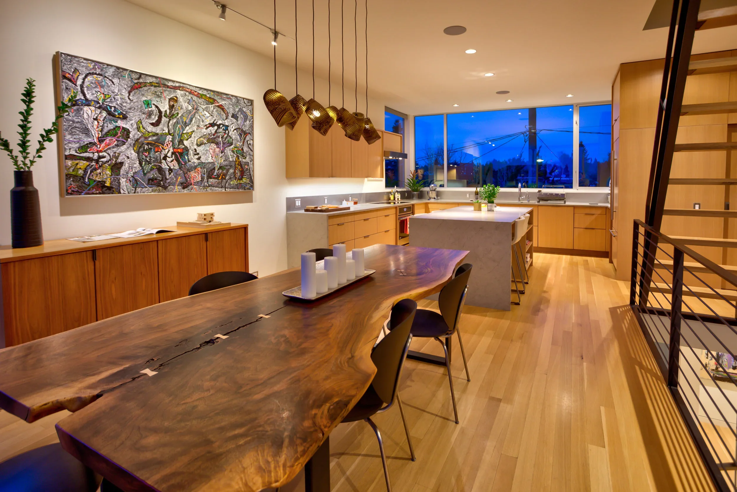 1027_NE_72nd_St_Seattle_WA_Interior_039.webp