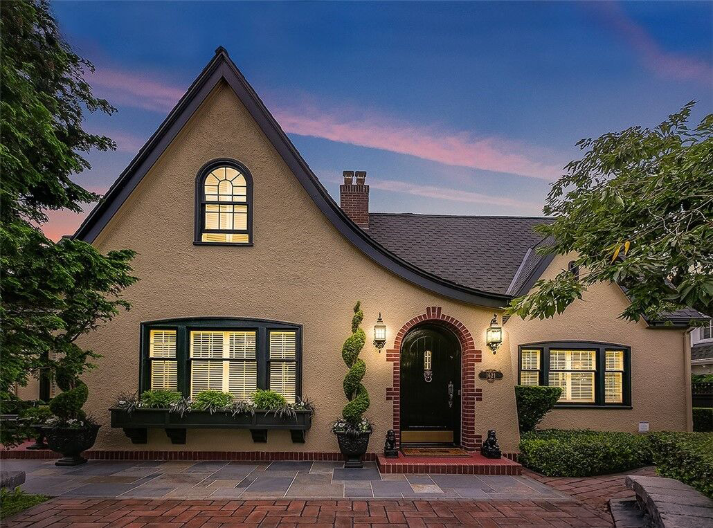 Posh Tudor House