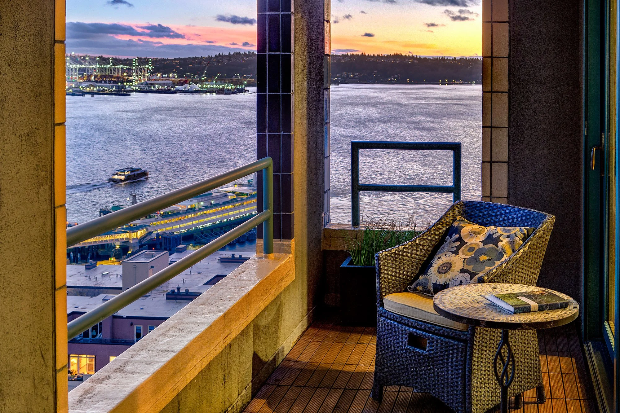 Watermark Tower Penthouse 2002
