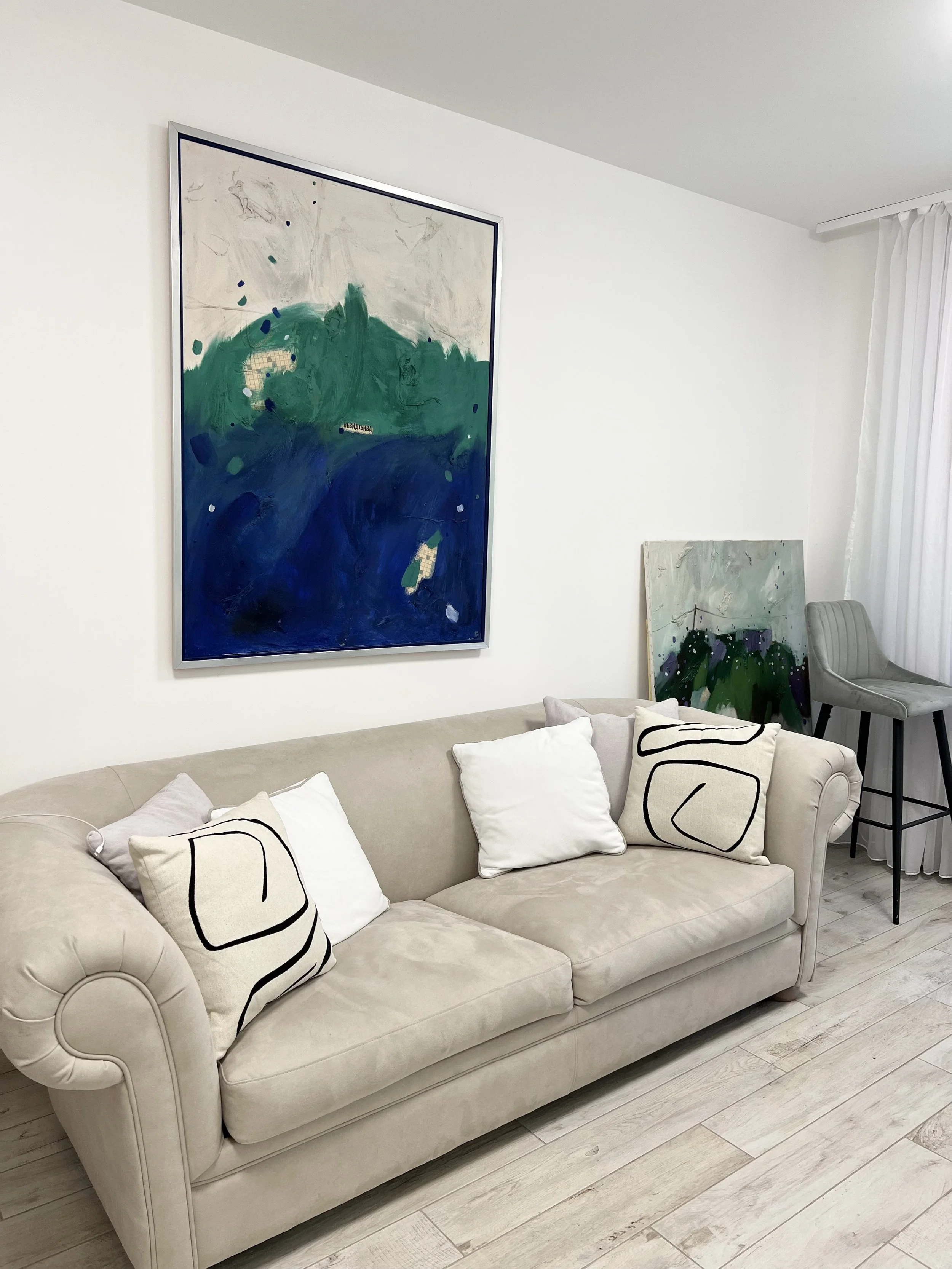 Invisible crossroads