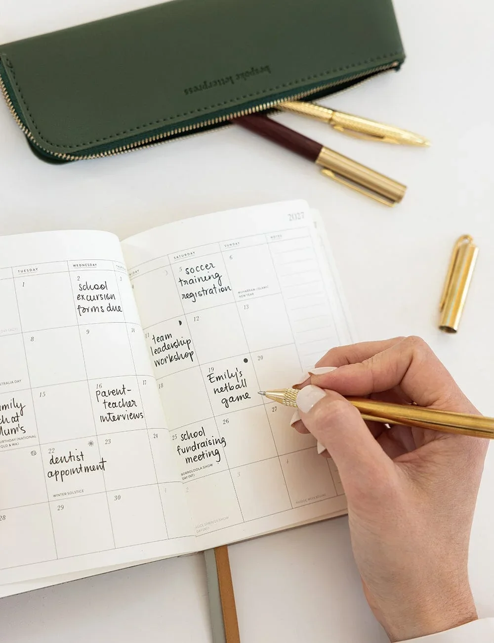 D2027S3PocketPlanner_Willowmere_10_web_3c823b3d-f336-427b-9fad-beebd5ced7e7.webp