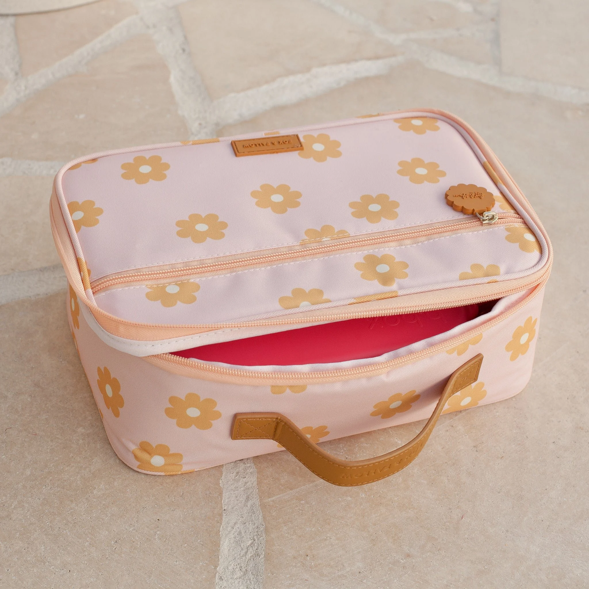LBAG07-DaisyChainLunchBag-BBox01-crop_2048x2048.jpg