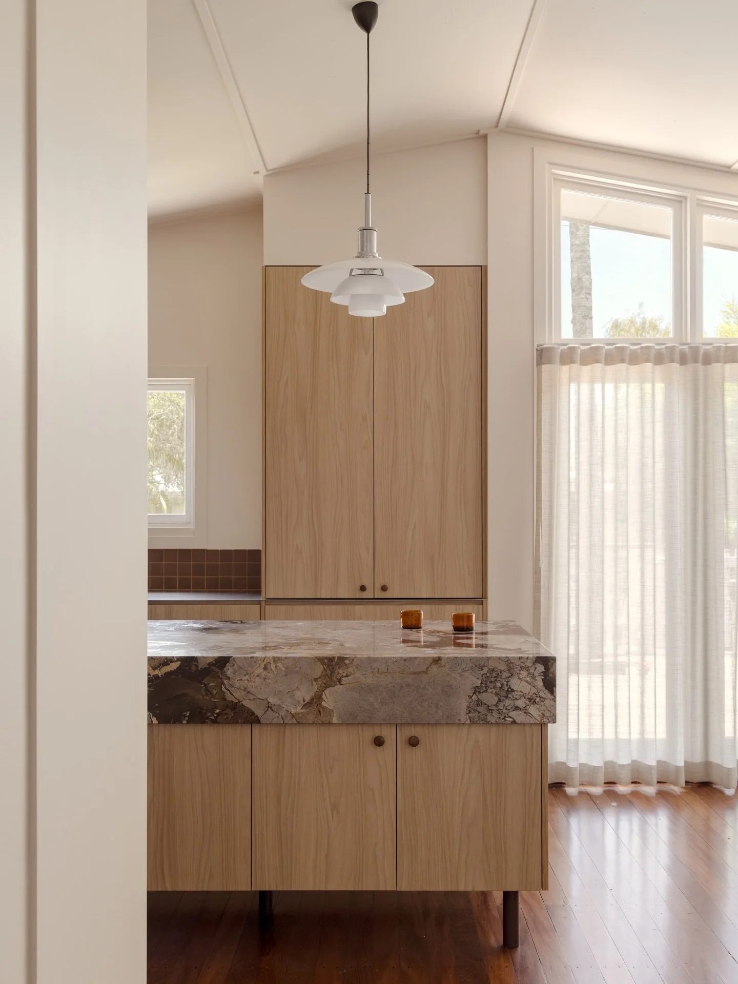 KITCHEN DETAILS - Straight from the designer&rsquo;s mouth! We asked our lead designer Drew to spill the tea on selections for our Broadbeach Waters project.

Cabinetry: Our client had a beautiful mix of timber pieces she was bringing into her new ho