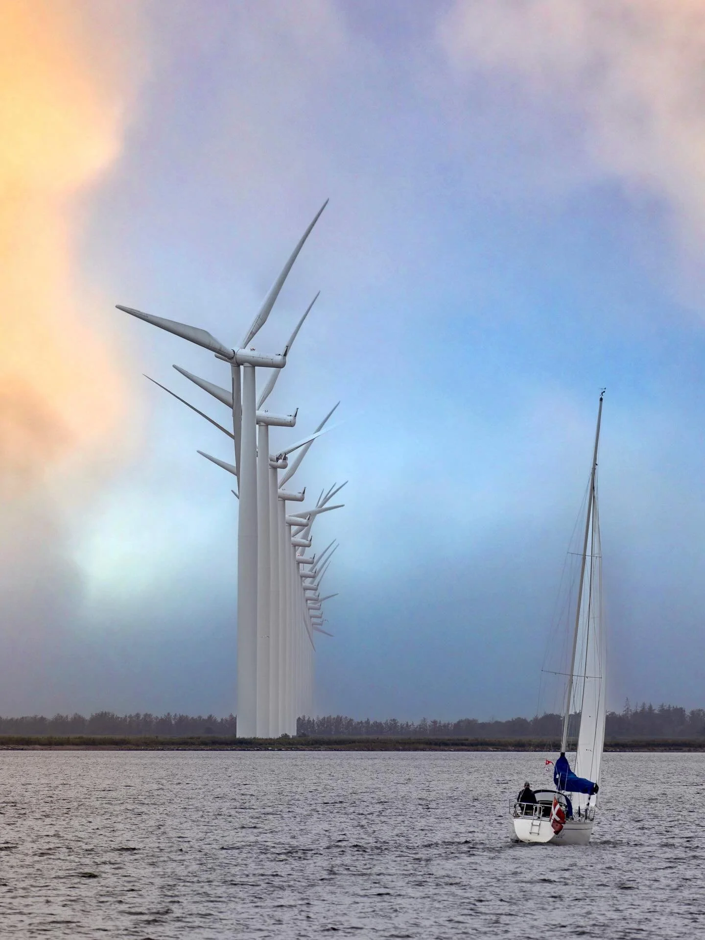 North Sea Crossing
&mdash;&mdash;&mdash;&mdash;&mdash;&mdash;&mdash;&mdash;&mdash;&mdash;&mdash;-

6 years after our trip to Finland, here we go again in the North Sea. This time East to West from Thyberon, Danemark to Peterhead, Scotland. Just to ad