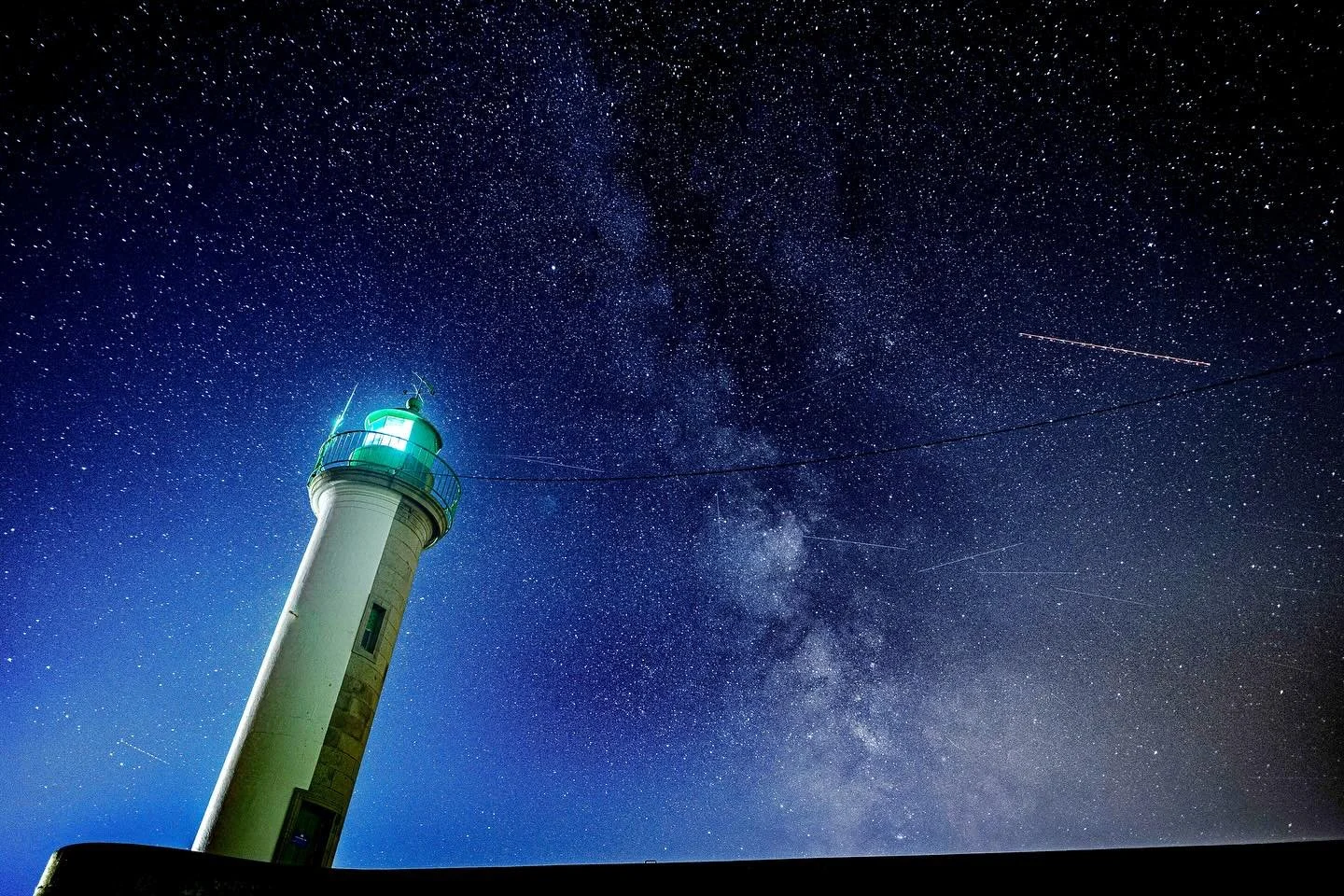 Astrophotography&hellip;

When you don&rsquo;t have your drysuit to be able to dive in a cold ocean (or sea!), and still have to wait a few months before getting back to the boat, trying astrophotography is fun!
It is a bit tricky to have a perfect s