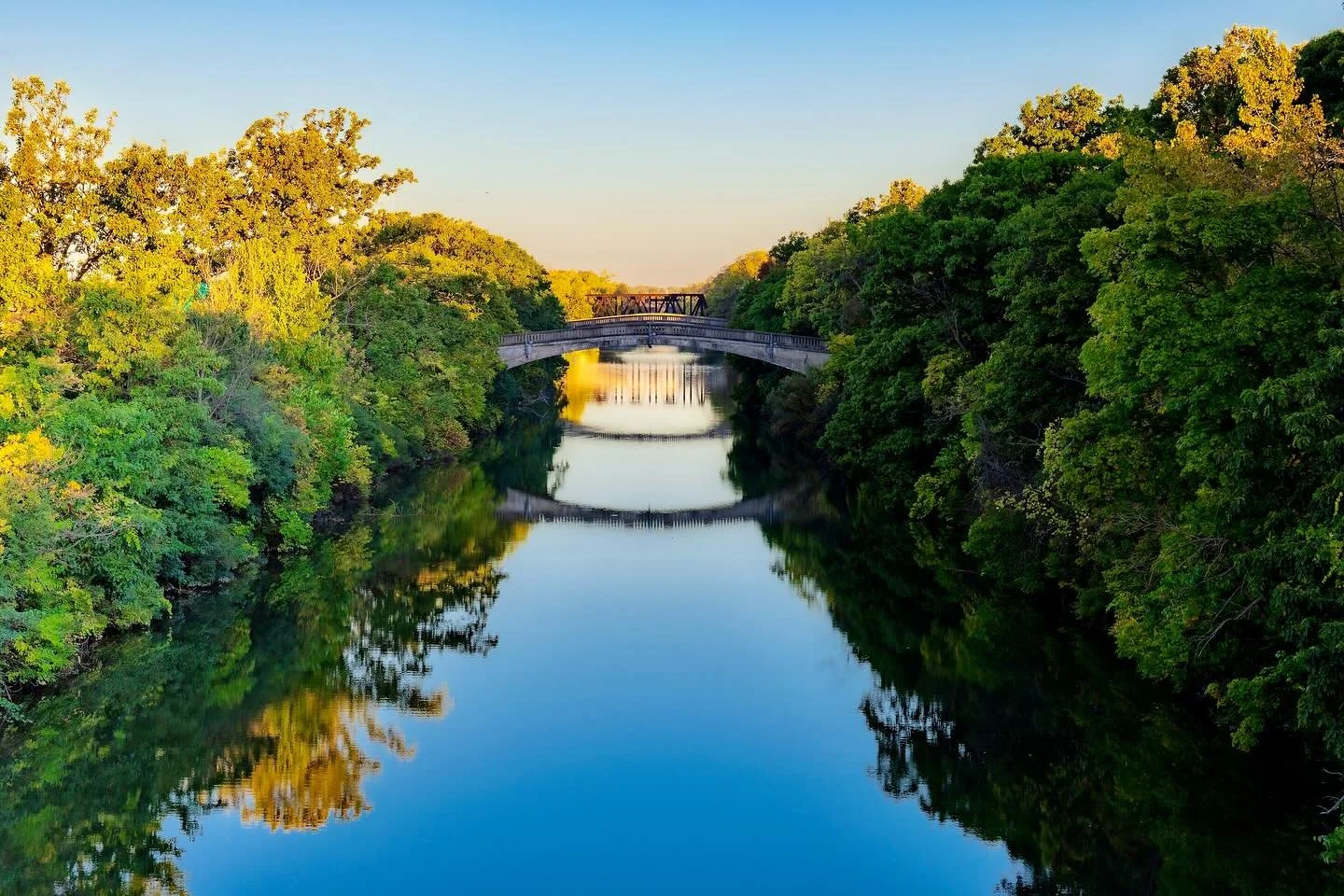 Fall colors, golden hours. Rochester, NY!
🍂🍁🍃

#rochesterny #goldenhour #upstateny #letchworth