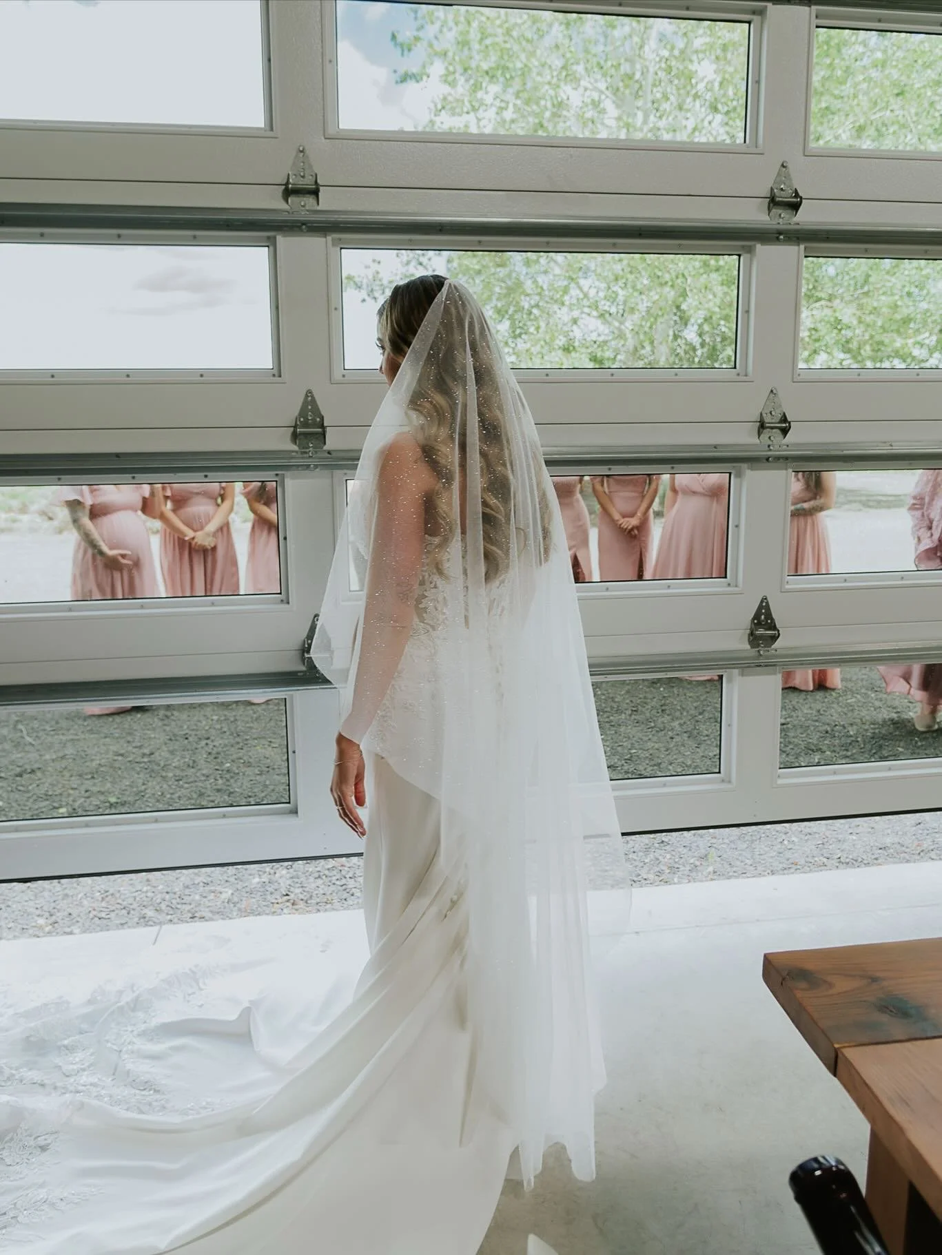 Our new bridal suites are making dress reveals more magical than ever! ✨ This bride even took things up a notch and iced the groomsmen for a good laugh before the ceremony. And when her bridesmaid saw her fully ready for her big day&hellip; let&rsquo