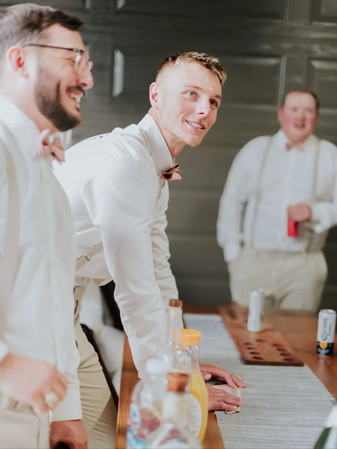 Ever stood in front of a mirror on wedding morning thinking,
&ldquo;Is this tie supposed to do&hellip; that?&rdquo; 👀😂
Don&rsquo;t sweat it! Our suites come with Smart TVs, so you can pull up a YouTube how-to faster than you can say &ldquo;double W