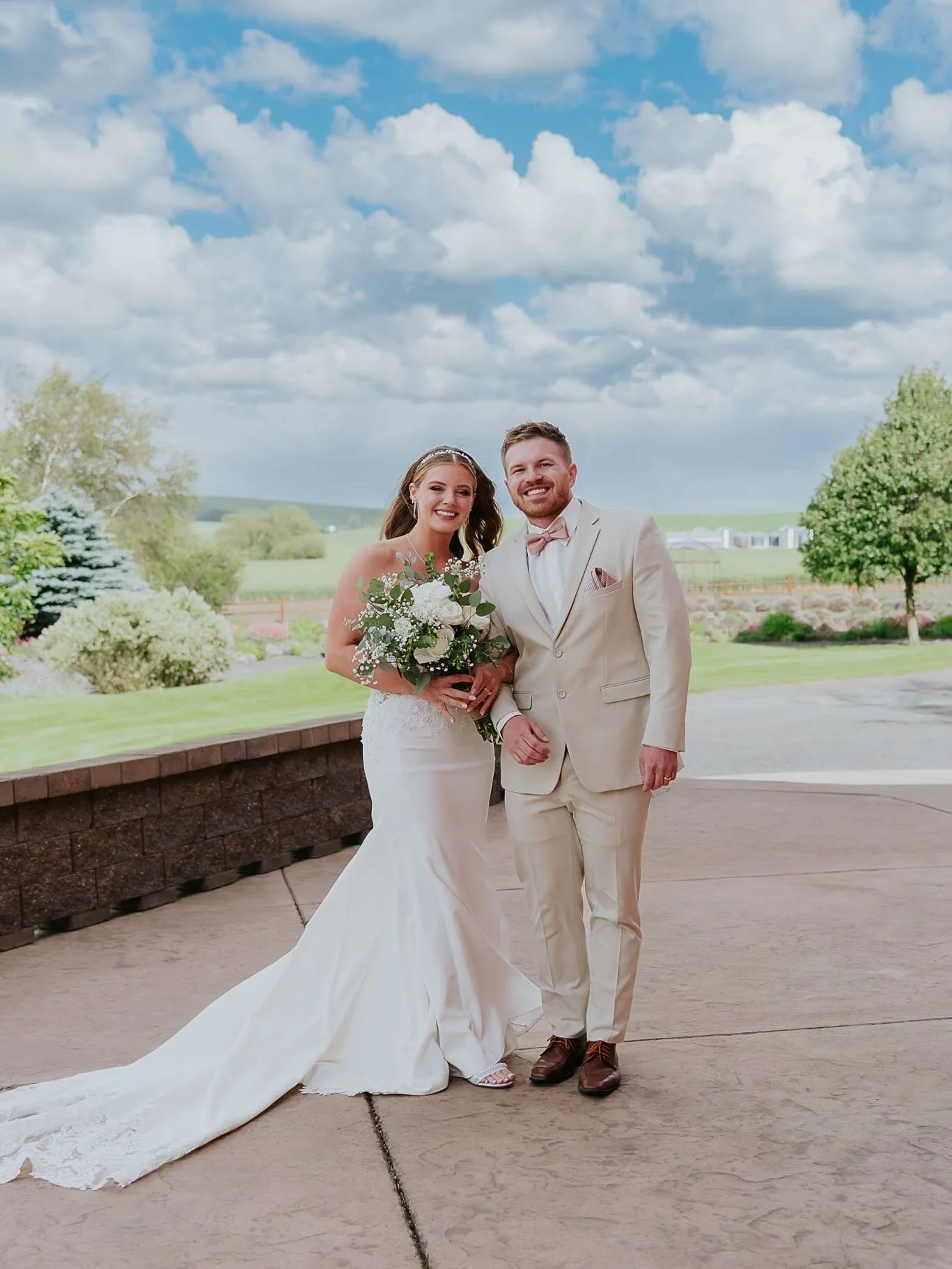 ✨After the 'l Do'✨
The moments right after you walk back down the aisle as newlyweds are some of the sweetest, yet they&rsquo;re often overlooked. Having a simple plan helps you ease into this transition and turn it into a memorable part of your day.