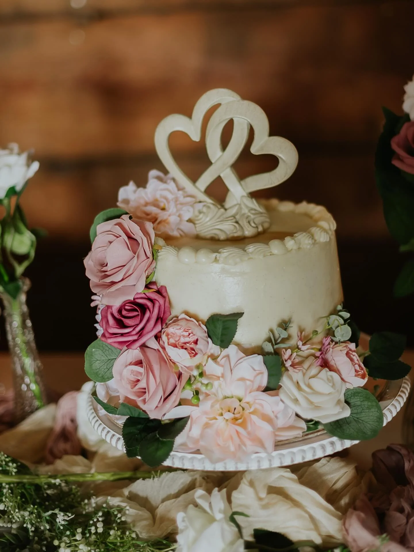 There&rsquo;s something about the details that always steal my heart, the way the clouds drift just so, the quiet bloom of the flowers, the sweetness of the cake, the thoughtful touches in the d&eacute;cor. Some moments are carefully planned, others 