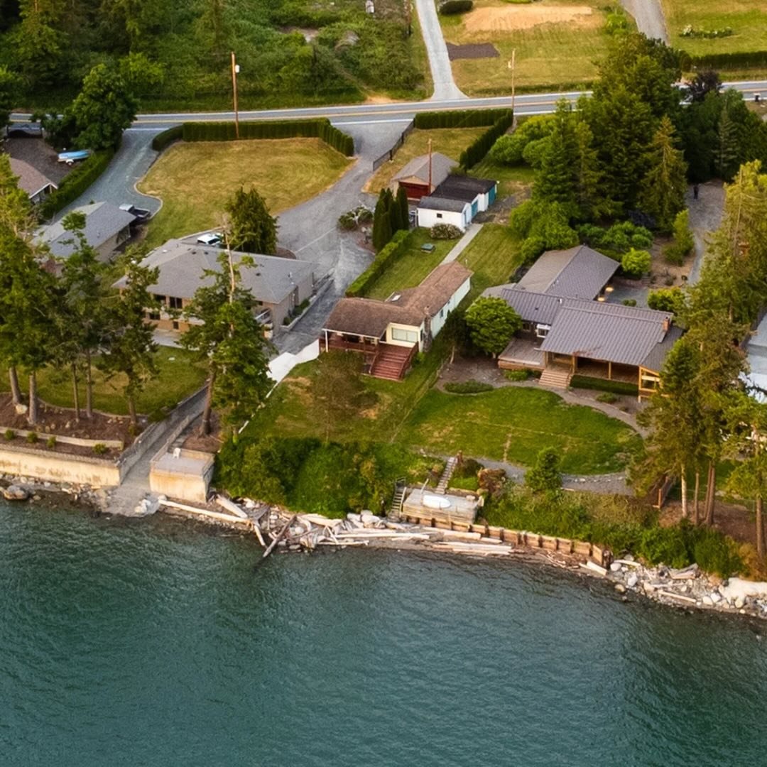 Find the shoreline that fits you best! Discover the difference between high and low bank waterfronts - breathtaking views or direct beach access - here are some must-knows about both. 

#waterfront
#waterfrontproperties 
#fidalgoisland 
#islandlife 
