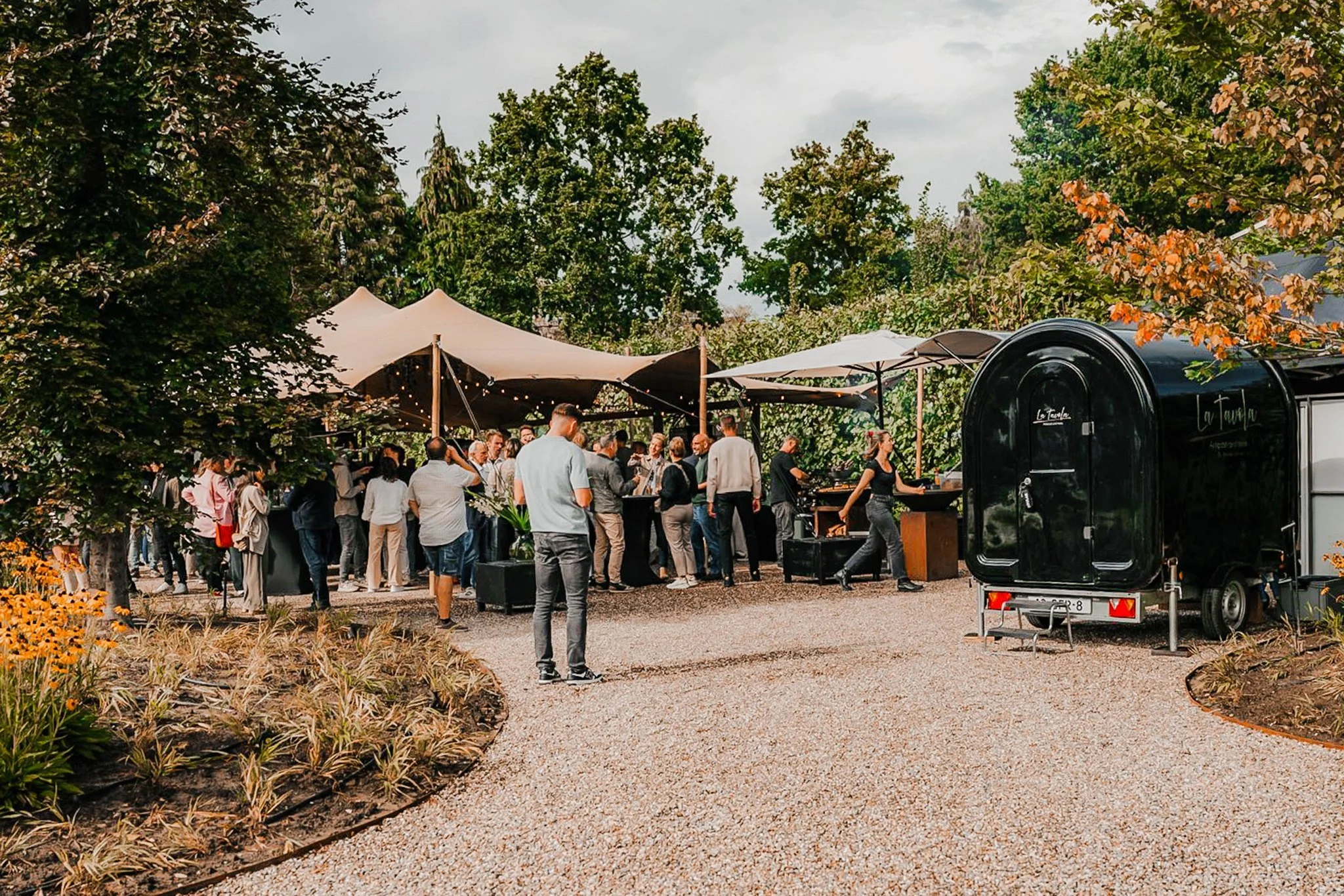 ✨ Jullie feest, jullie stijl. Wij zorgen voor de tent, de rest bepaal je helemaal zelf. Flexibel en altijd passend bij de sfeer die jij voor ogen hebt.

We cover precious moments ✨

#stretchtent #bedouintent #feest #bruiloft #evenement #outdoorfeest 