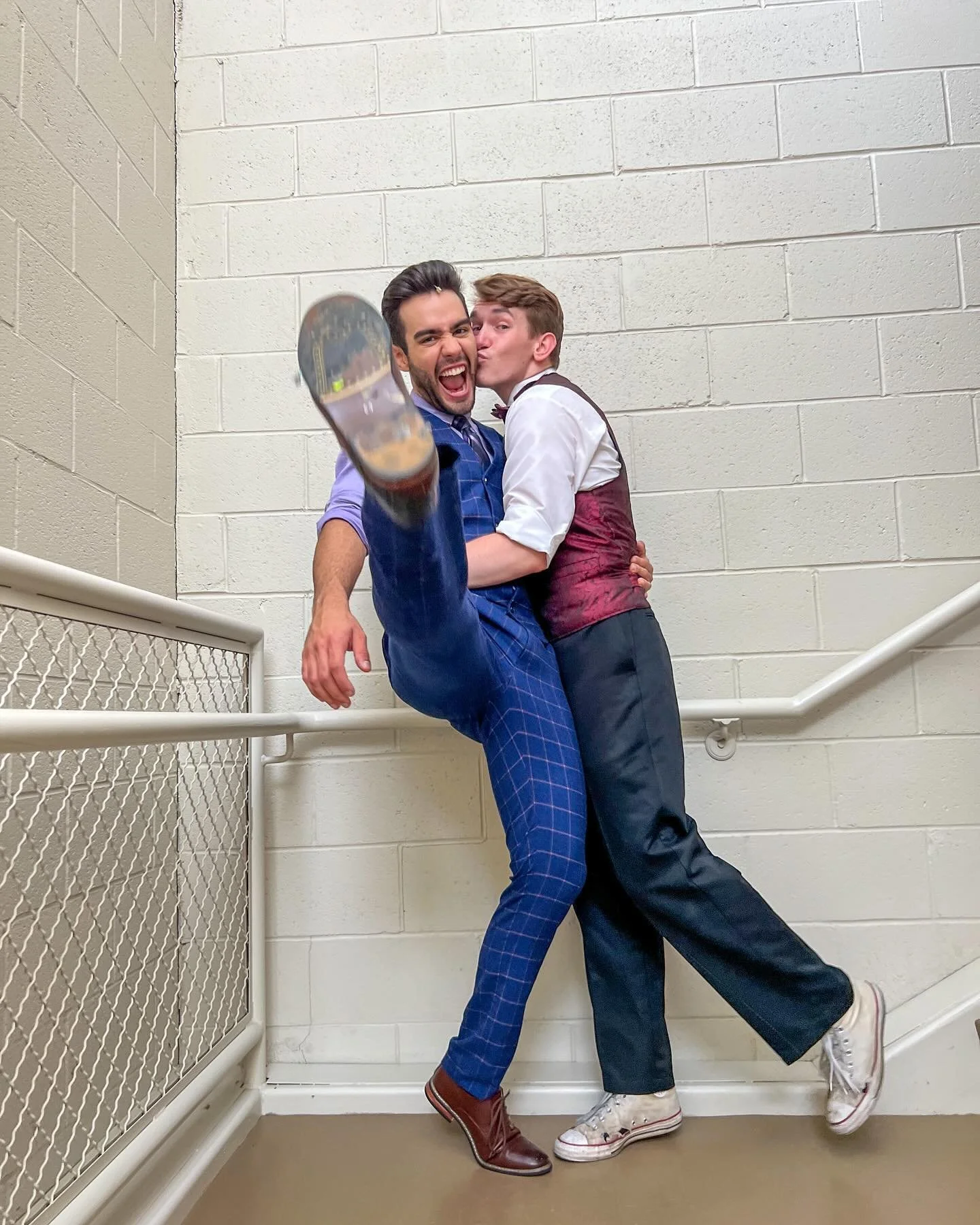 End of semester show dump!! 🕺💃☄️✨

So grateful to do what I love and to share the stage with these amazing people:,)