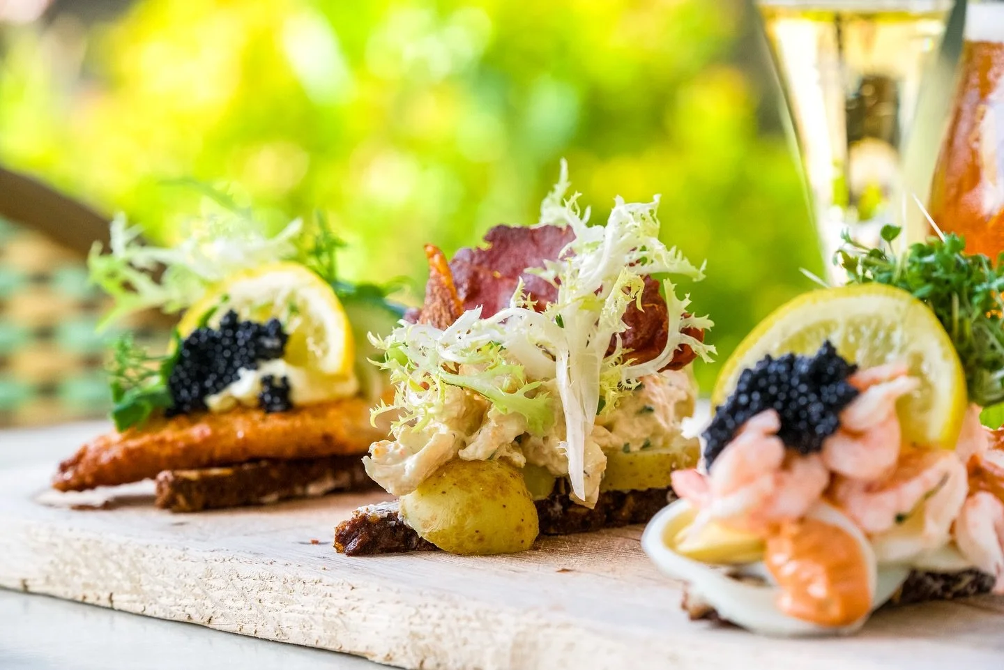 En god frokost starter med friske r&aring;varer, men fuldendes af gode mennesker. Vi gl&aelig;der os til at se dig hos Fru Thomsen!🇩🇰 🥪