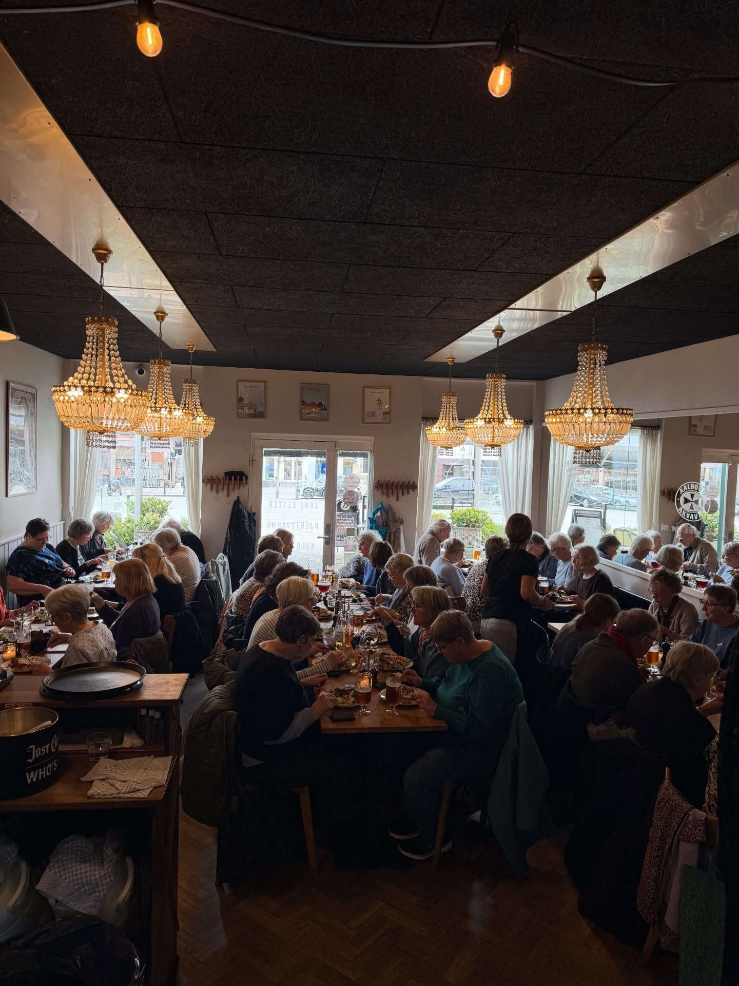 Endnu en dag med fuldt hus ✨
Husk at booke bord @fruthomsenviborg