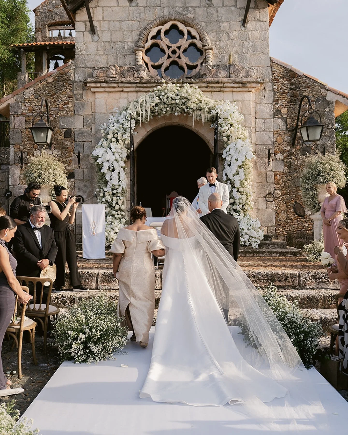 This is what it feels like when your ceremony flows like it was always meant to happen.

When the experience is designed with intention, everything else falls into place. You&rsquo;re not worried about logistics or timing, you&rsquo;re simply present