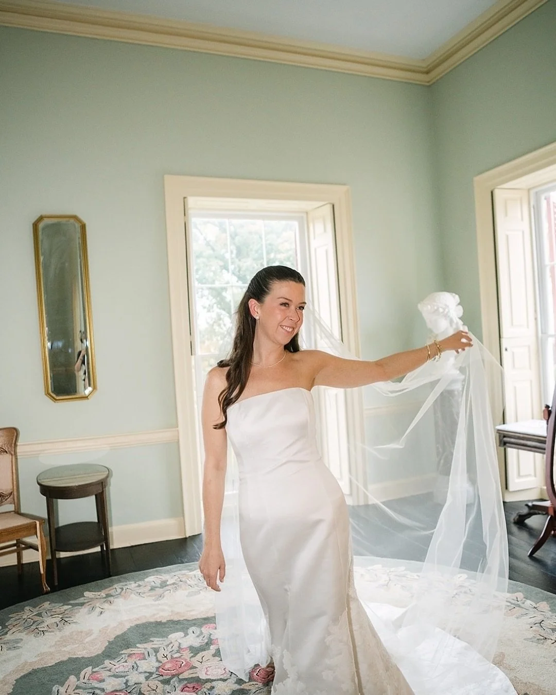 These prep moments always end up being some of my favorites to photograph.

Giving a bride a few minutes to breathe before everything kicks off makes such a difference. A little direction, good light, that&rsquo;s usually all it takes.

Simple, comfo