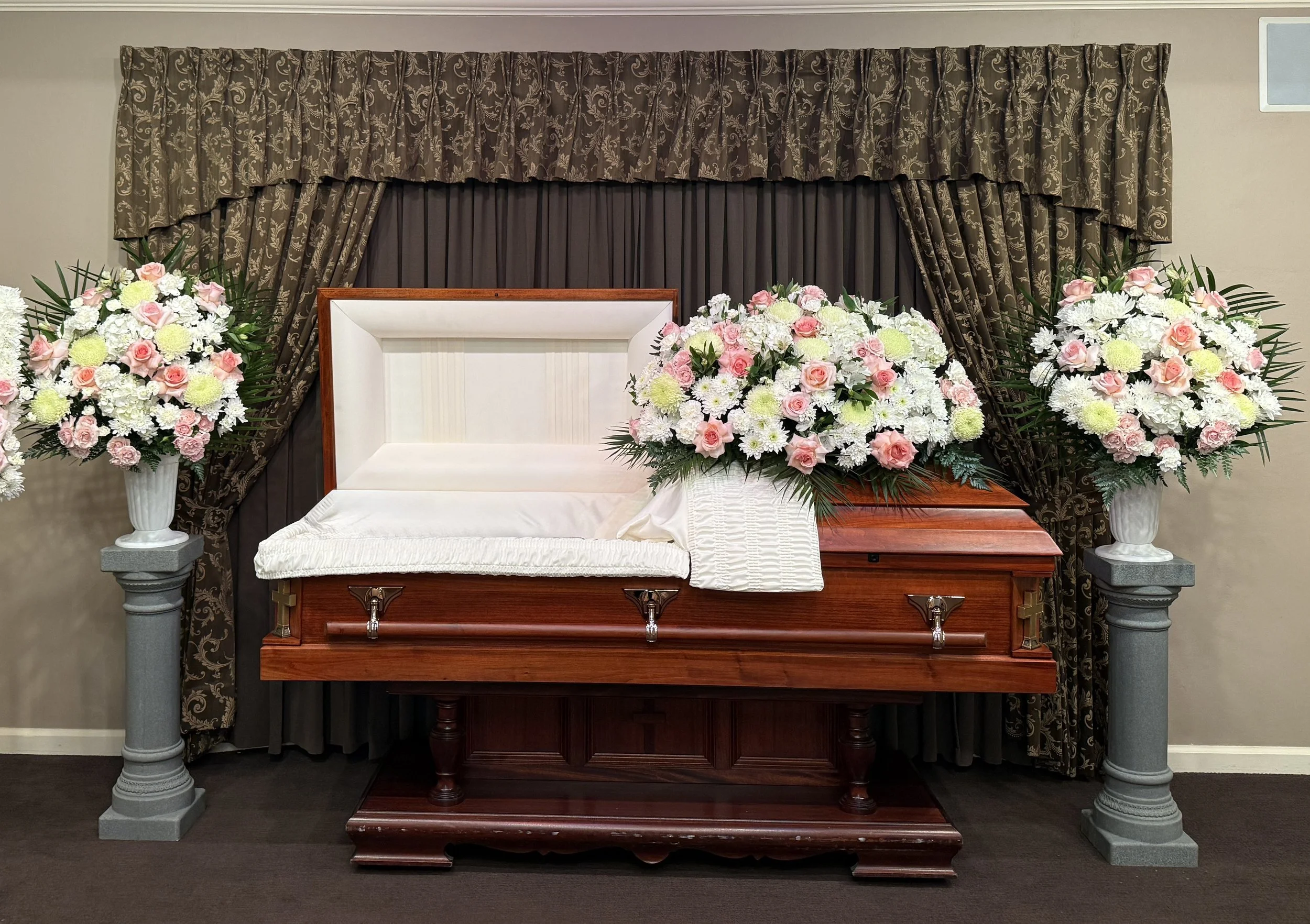 Casket Spray + 2 Baskets