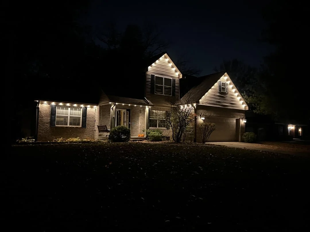 new-permanent-outdoor-light-pro-install-v0-4w9qacr73uxb1.jpg