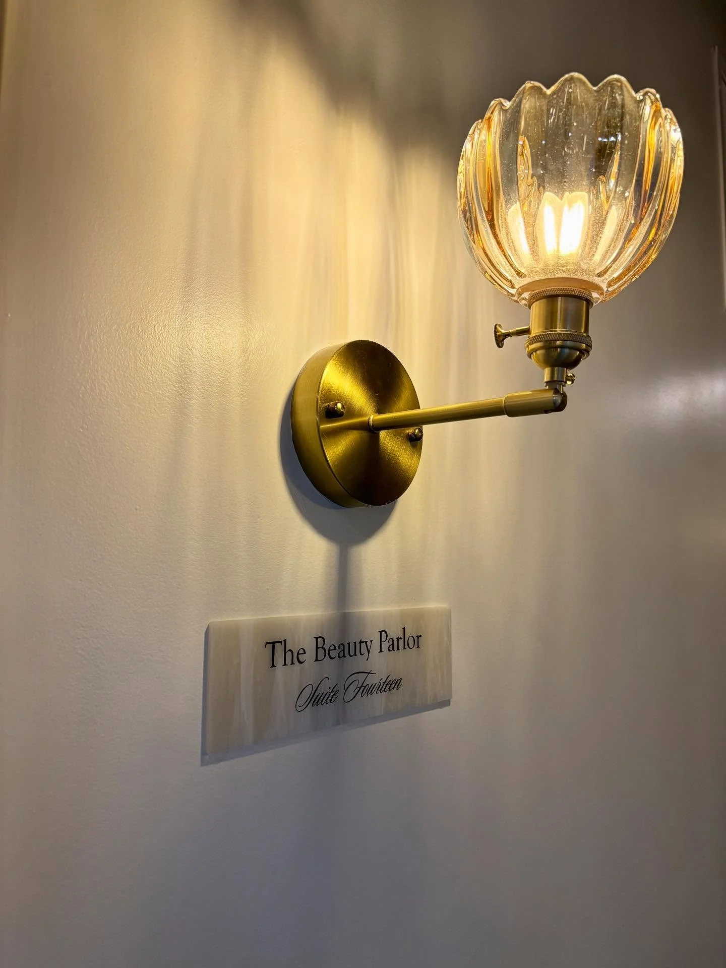 The Suites Downtown &ndash; Designed with Purpose.

At The Suites Downtown in Peabody, every detail has been thoughtfully curated &mdash; from custom signage to cohesive finishes throughout the hallways, bathrooms, and suites. The result is a polishe