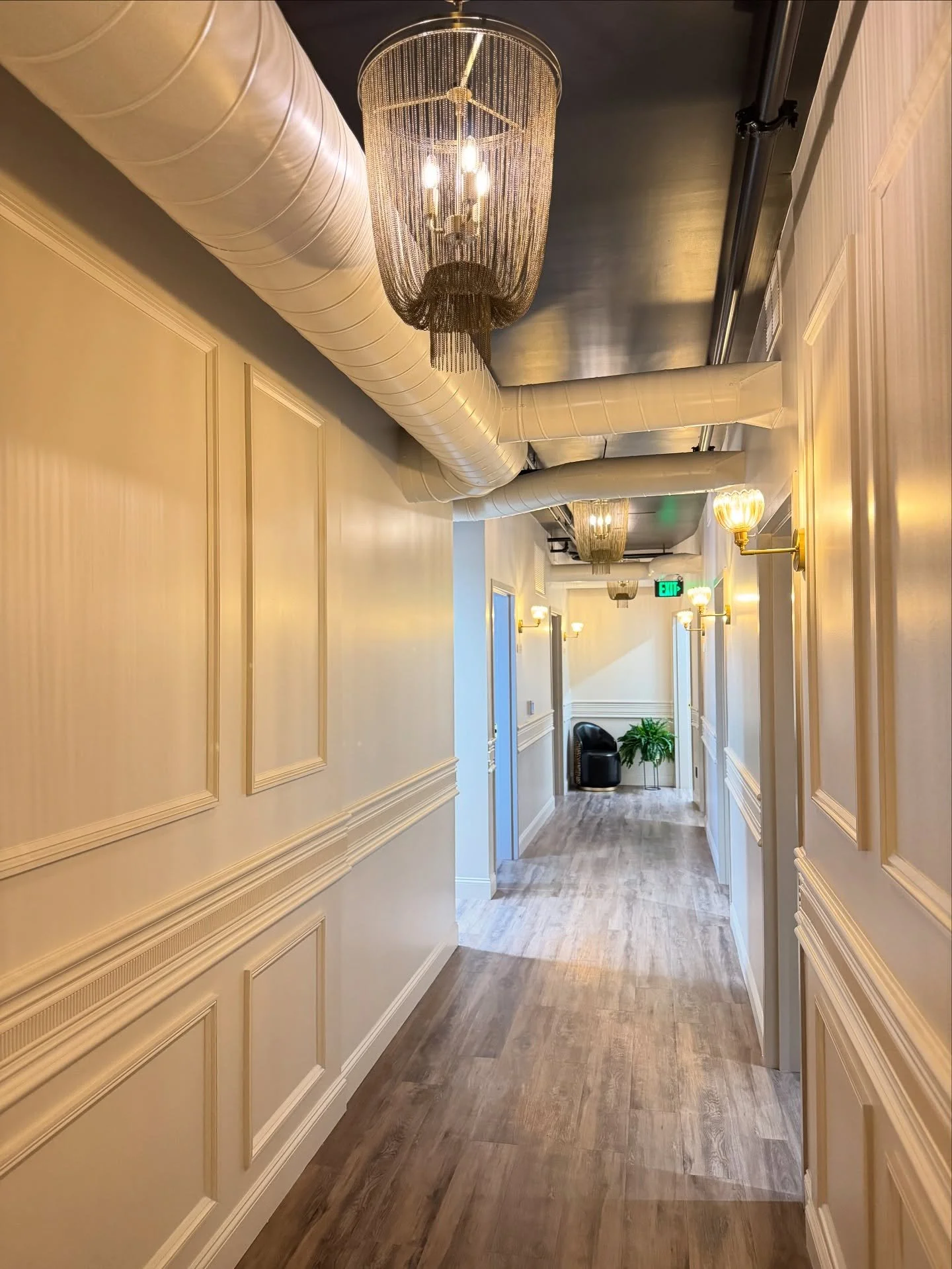 Thinking about going out on your own in 2026?

Join a collaborative community of like-minded entrepreneurs who&rsquo;ve already made the leap &mdash; and are here to help make it feel a little less scary.

At The Suites Downtown, every business owner