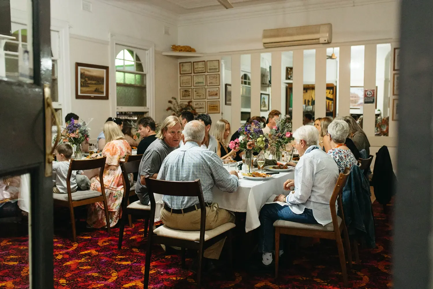 dining room full of people