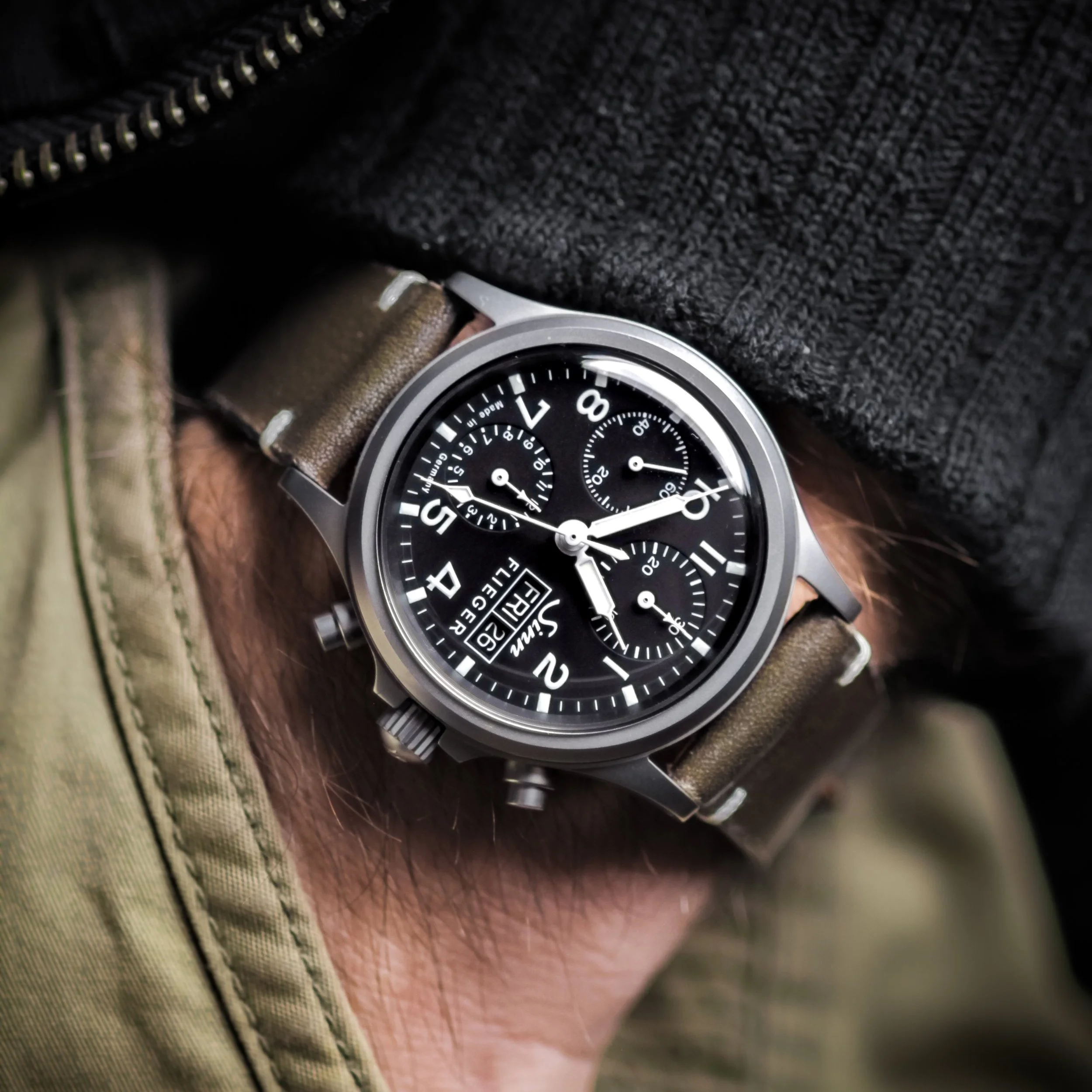 Vintage dark Khaki leather for the 356 Flieger