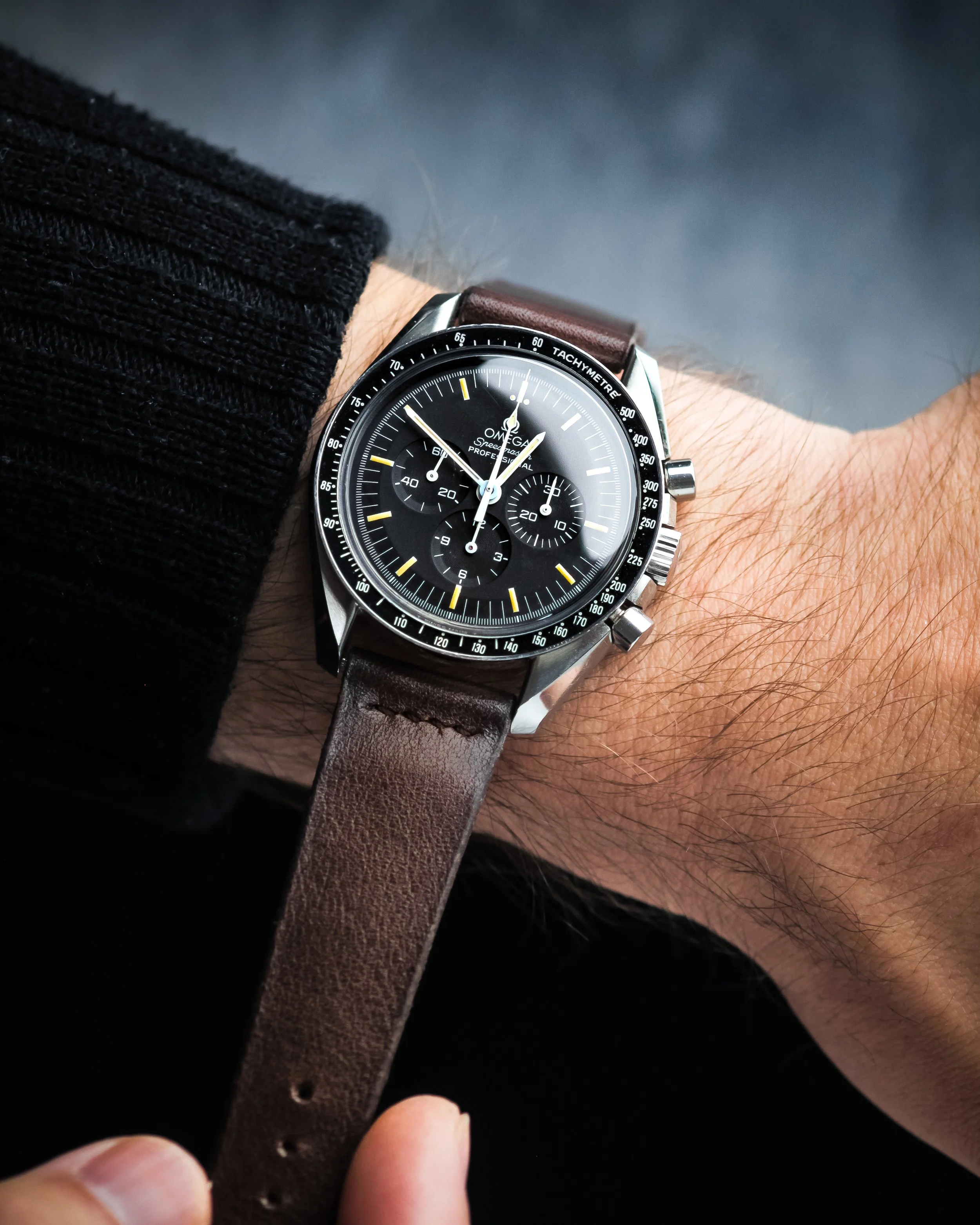 Speedmaster-darkbrown-vintage-collection.jpg