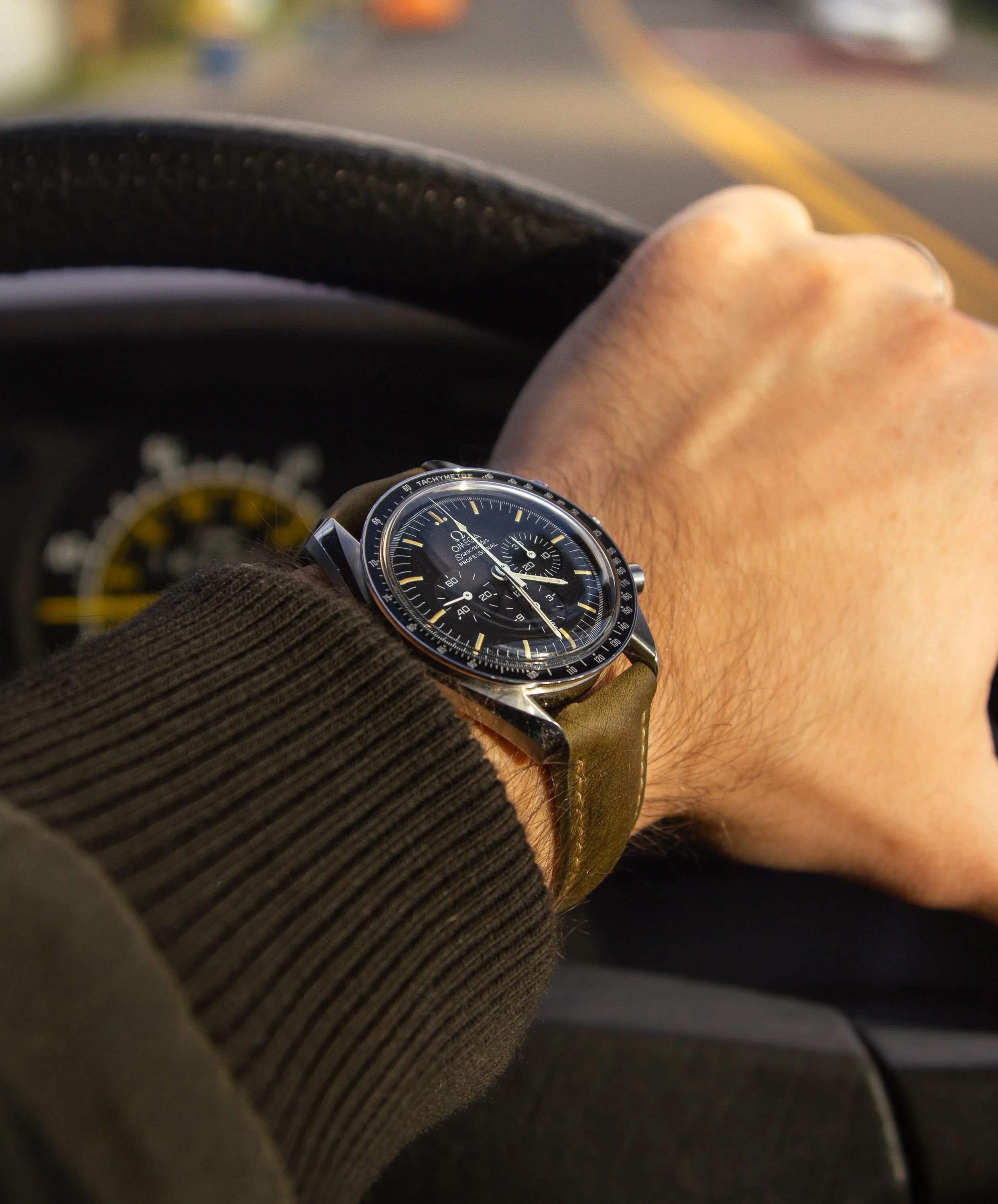 speedmaster_olive_waxedleather-13.jpg
