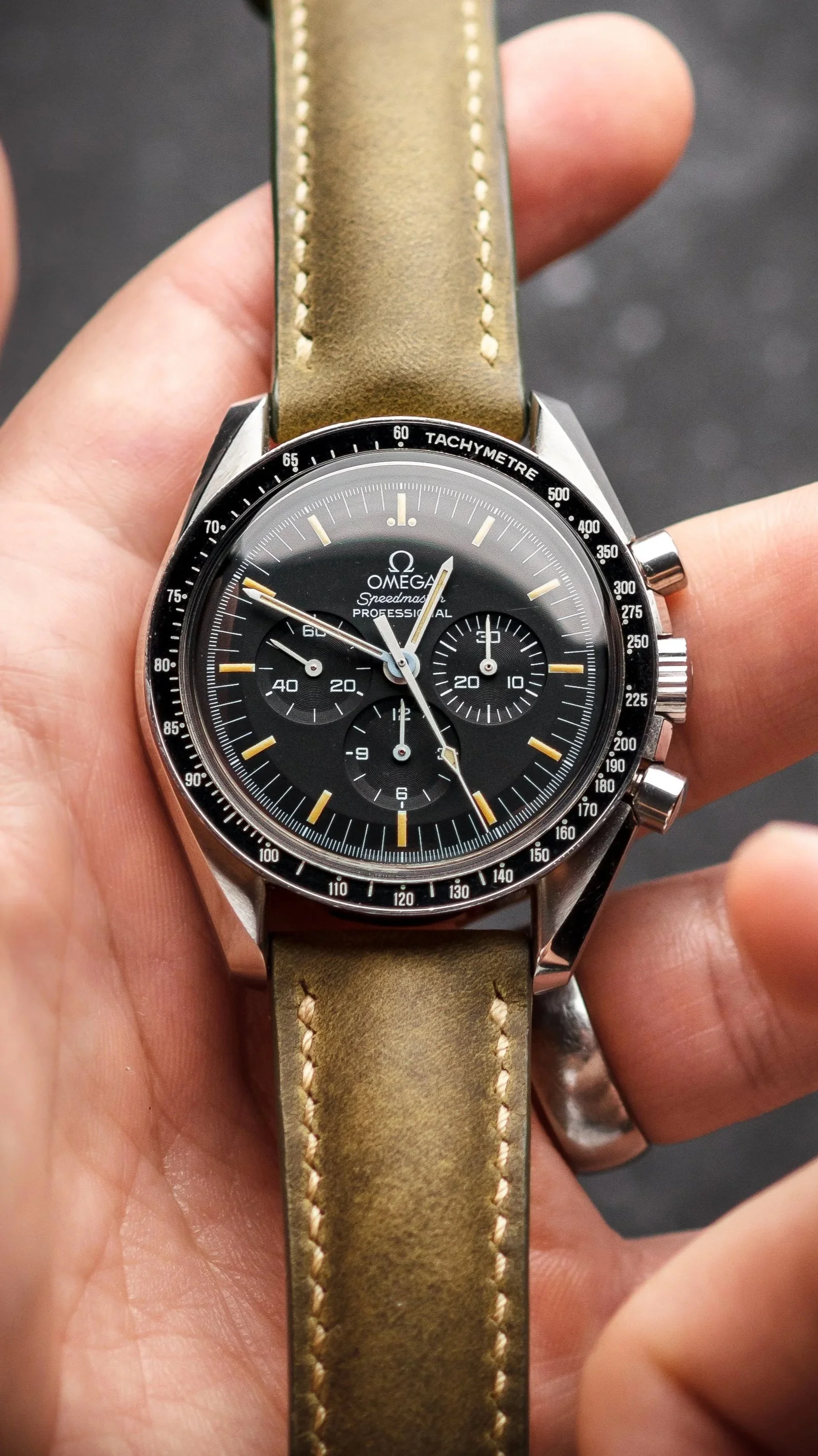 Waxed cowhide for the Omega Speedmaster