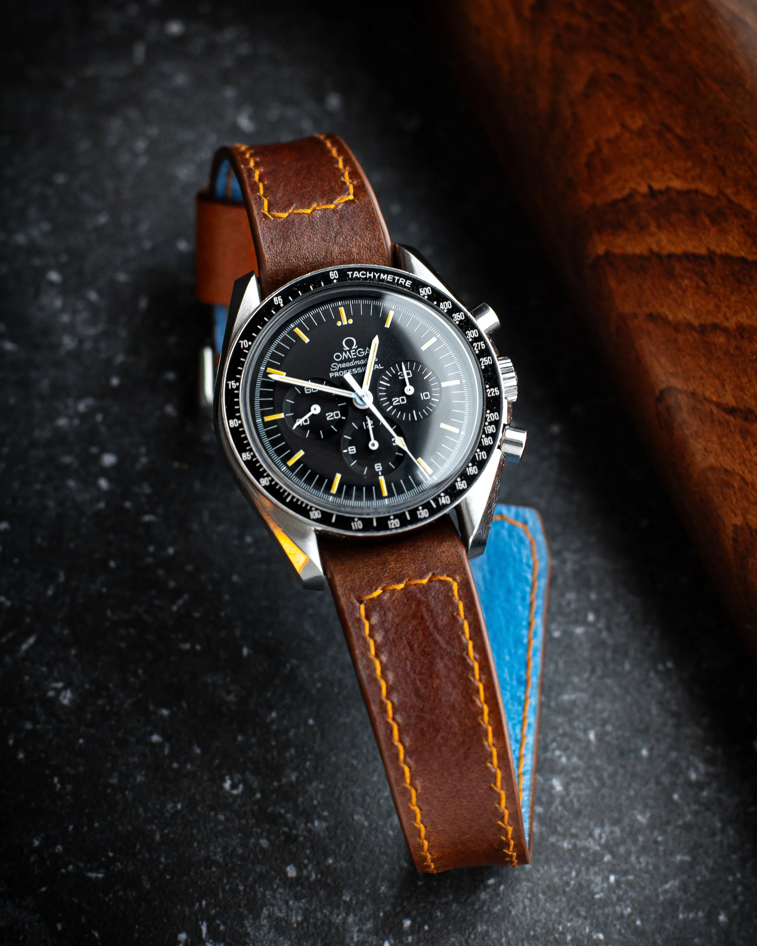 Burnt brown single pass for the Speedmaster