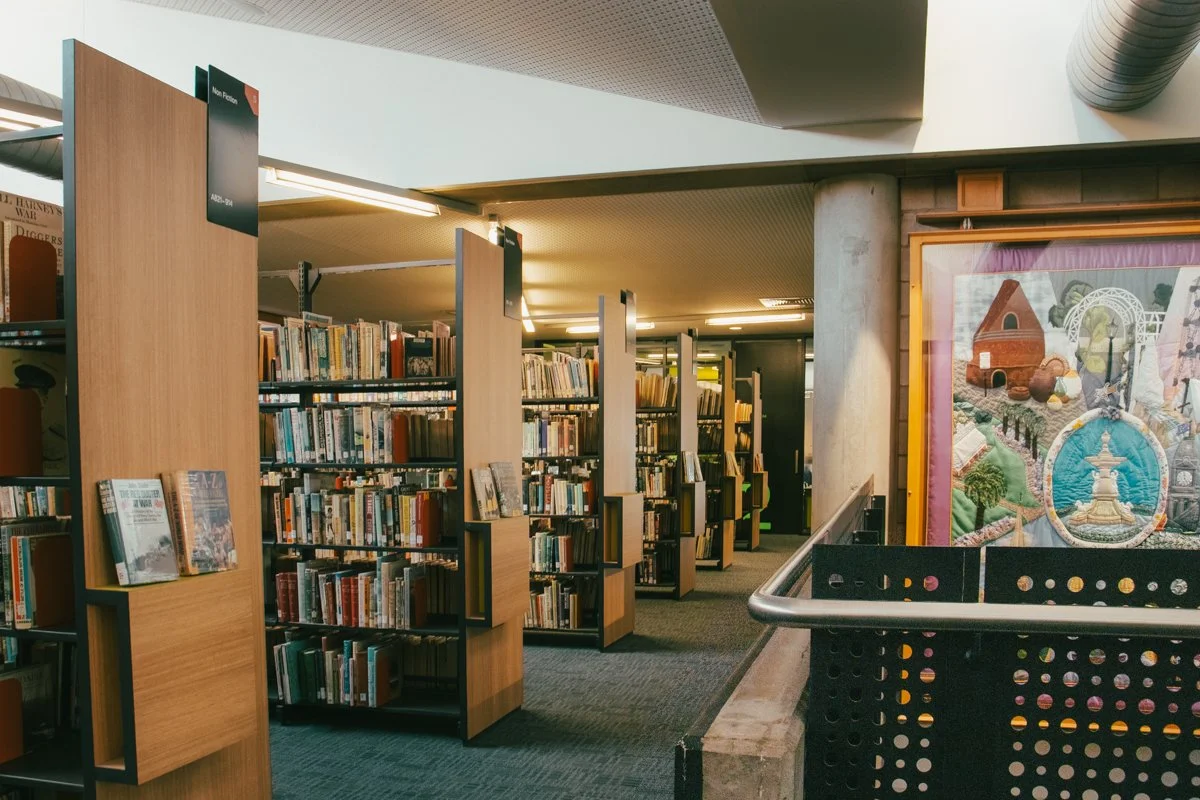 bendigo library upstairs bookshelves area