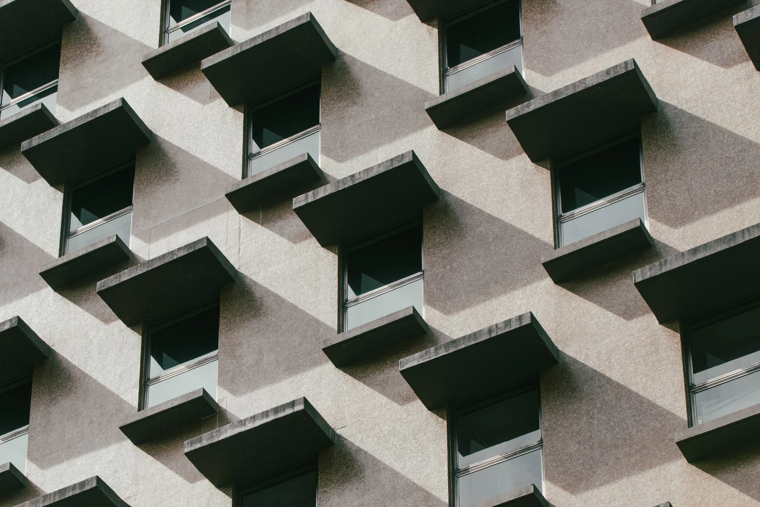swanston street architecture, details of windows and shadows