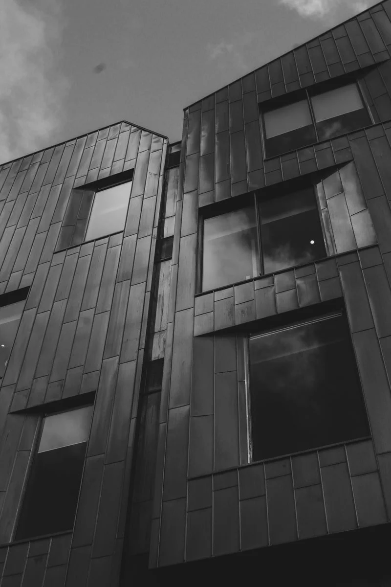 bendigo modern law courts building, vertical metallic panelling, black and white