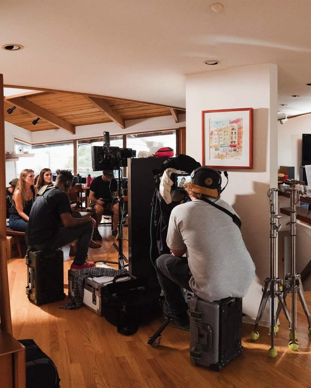 Spit It Out beyond the frame. Every story has a world around it.

Watch it now on YouTube. Link in bio.

#SpitItOut #Omeleto #BehindTheScenes #OnSetStills #StillsPhotographer