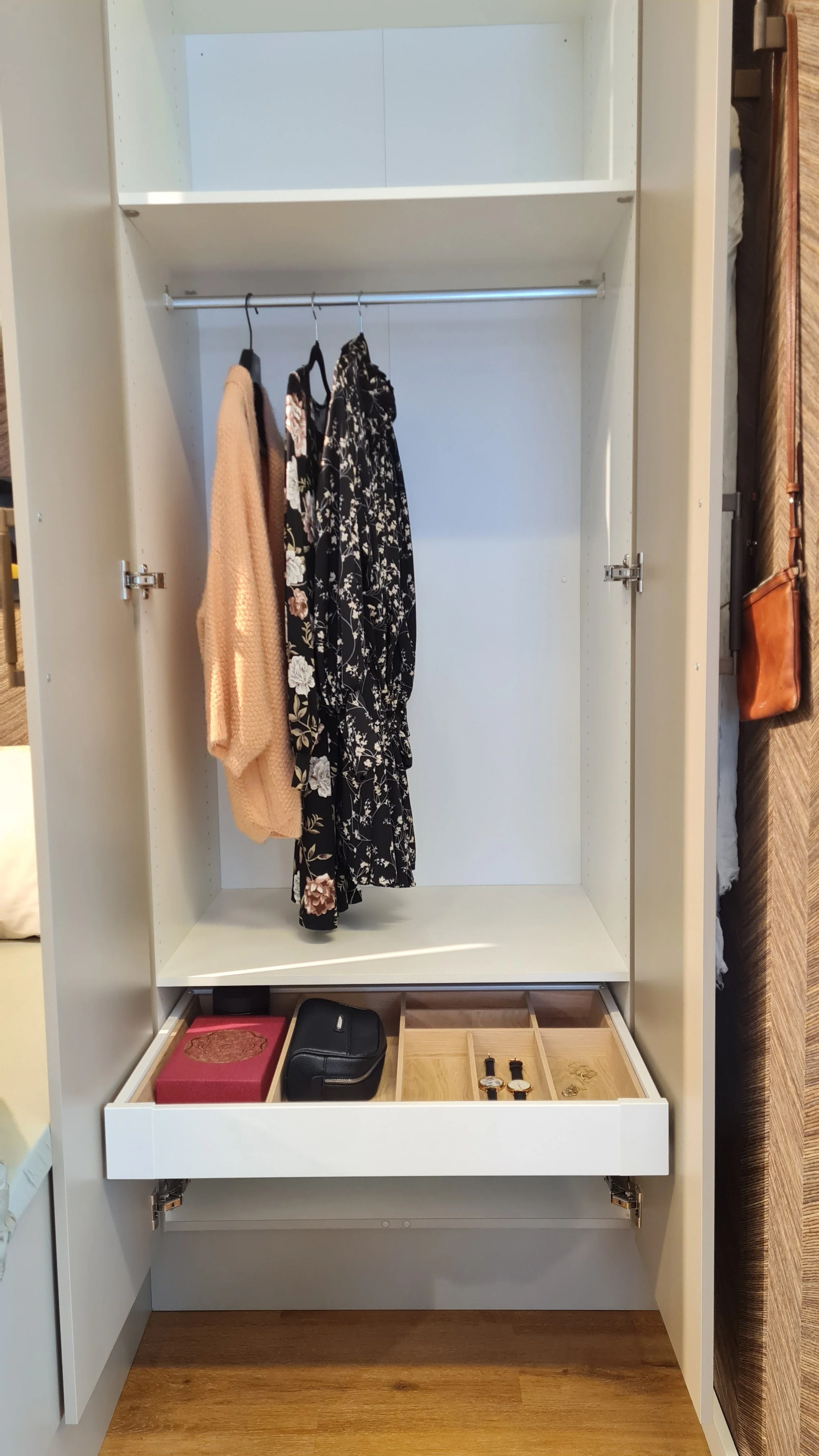 Nettoline Trend garderobe til soverom - Innredning