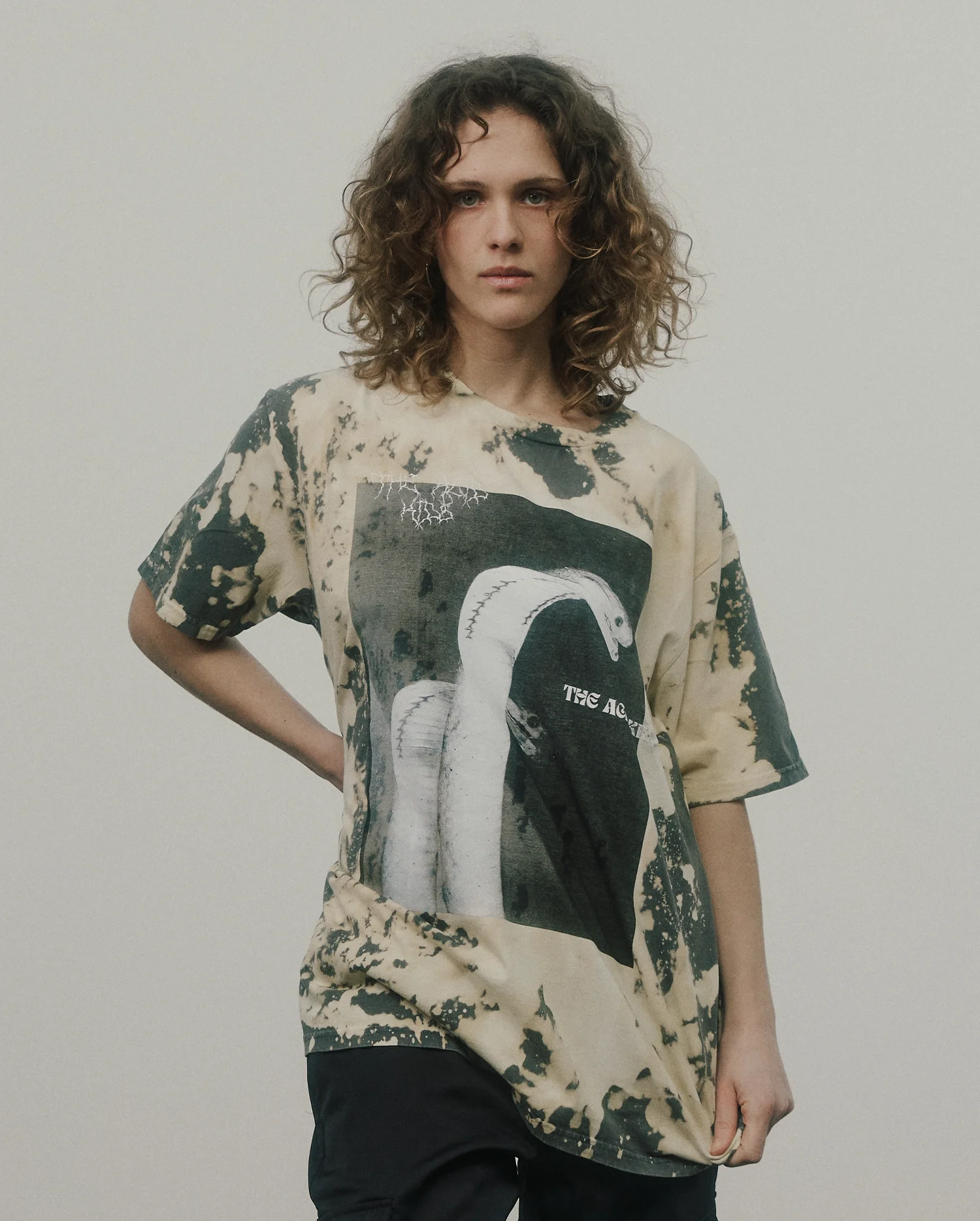 THE ACID KIDS – [T-Shirt x Grey Bleached]