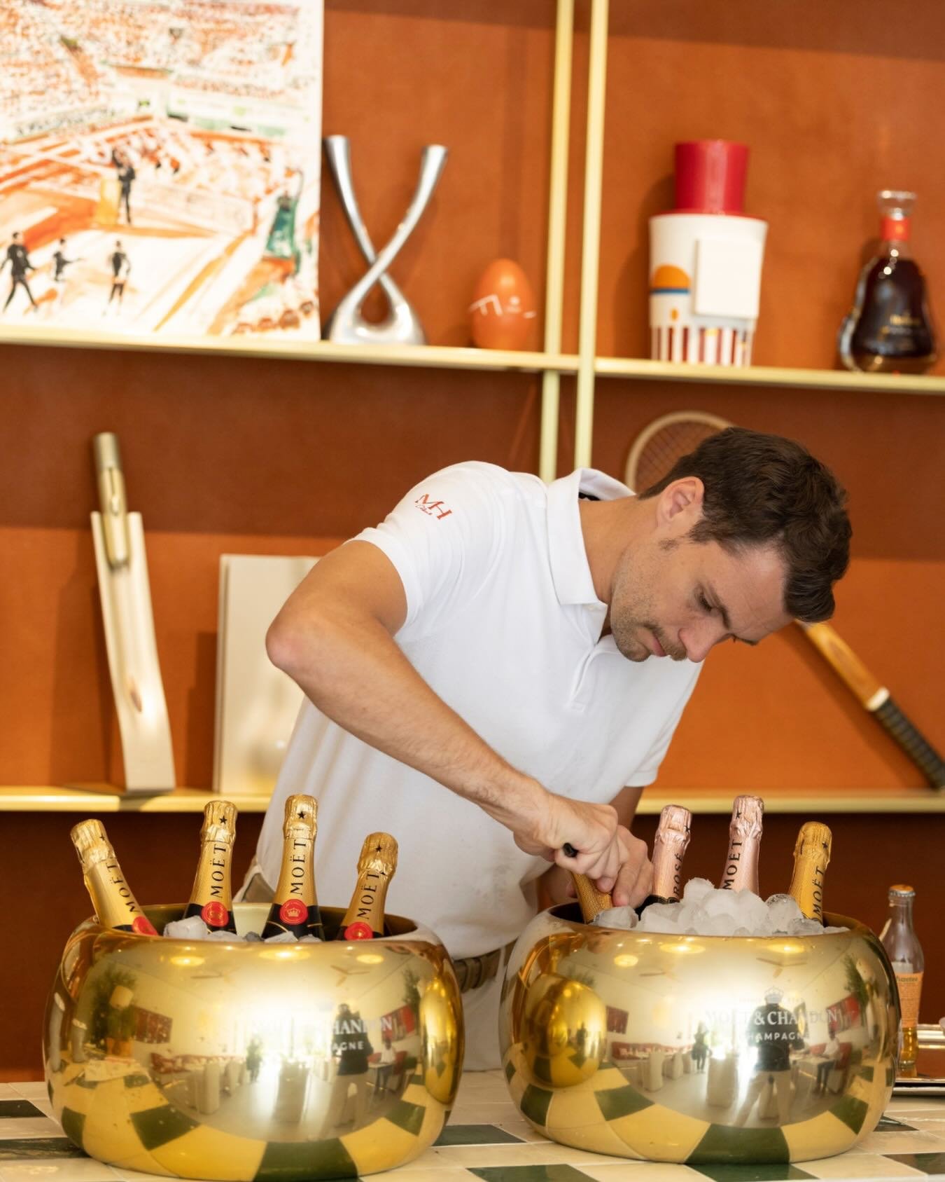 LOGE MO&Euml;T HENNESSY x ROLAND GARROS 2025 / PARIS 16

D&eacute;couvrez le Club Mo&euml;t Hennessy au sein de Roland-Garros : une exp&eacute;rience d&rsquo;hospitalit&eacute; exclusive. Un lieu d&rsquo;exception o&ugrave; l&rsquo;&eacute;l&eacute;g