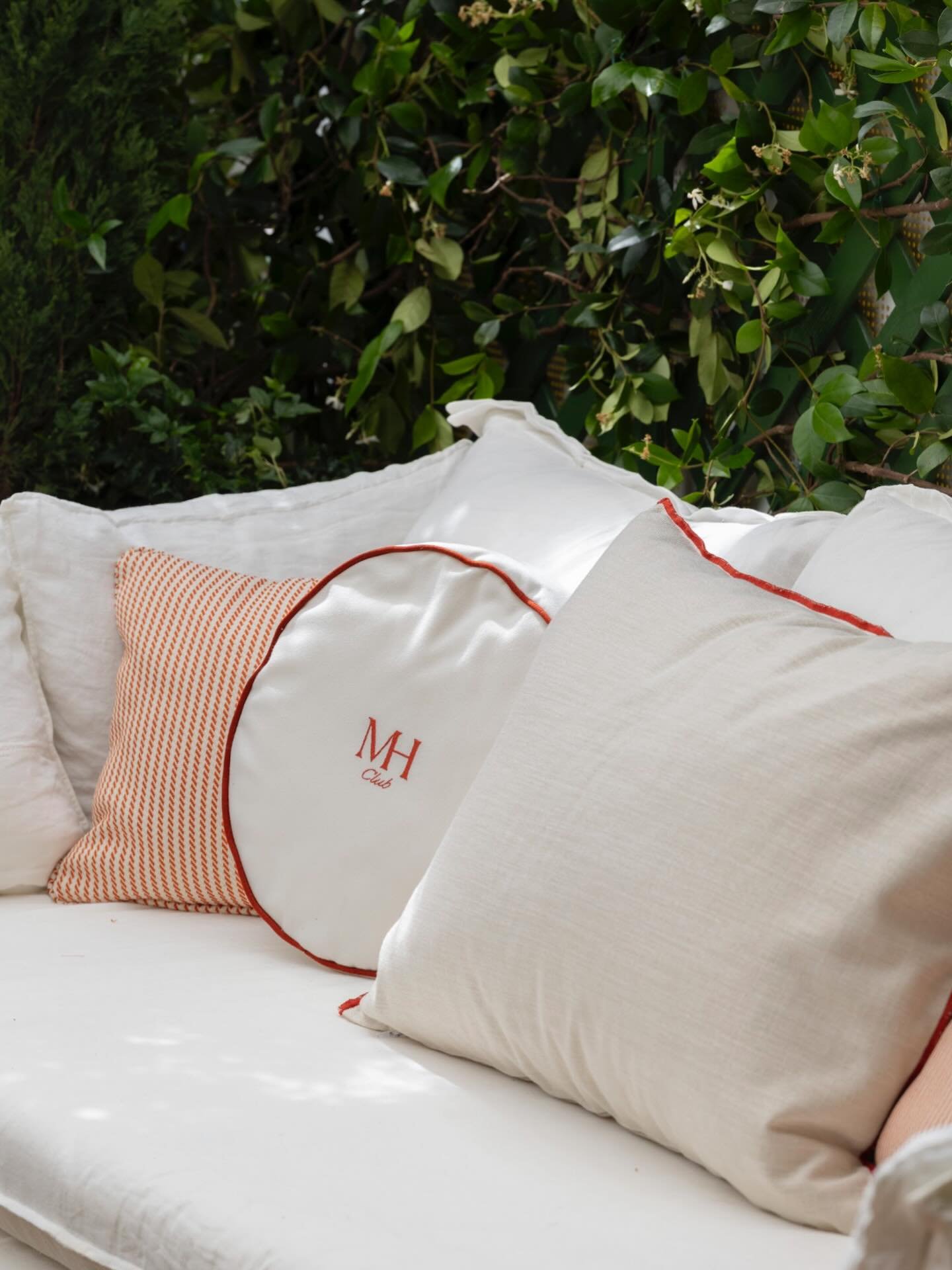 LOGE MO&Euml;T HENNESSY x ROLAND GARROS 2025 / PARIS 16

D&eacute;couvrez le Club Mo&euml;t Hennessy au sein de Roland-Garros : une exp&eacute;rience d&rsquo;hospitalit&eacute; exclusive. Un lieu d&rsquo;exception o&ugrave; l&rsquo;&eacute;l&eacute;g