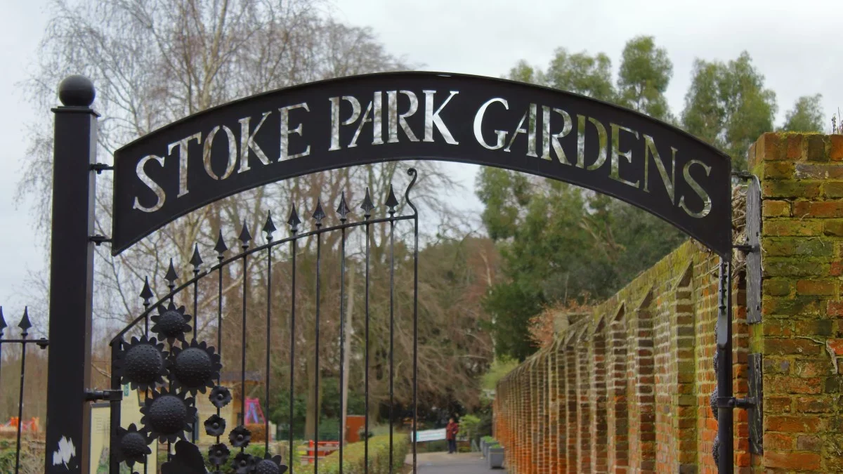 Parks can cool neighbourhoods and cut pollution hundreds of metres beyond their boundaries, study finds