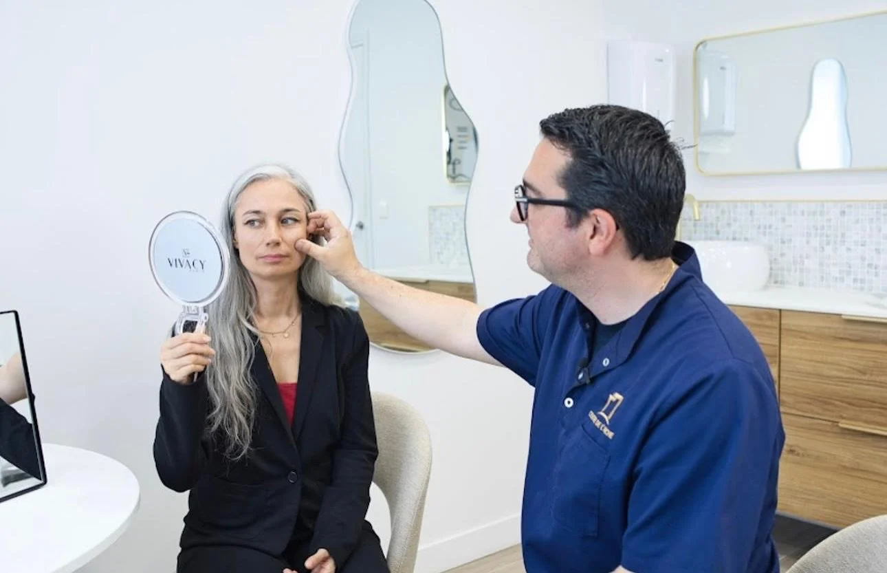 Rajeunir sans filtre ? Facile (ou presque)😌💉

Il para&icirc;t qu&rsquo;on ne peut pas arr&ecirc;ter le temps&hellip; mais on peut lui mentir un peu⏳
Qui ? l&rsquo;acide hyaluronique pour le visage ! 🙌

Rides ? Liss&eacute;es
Cernes ? Flout&eacute;