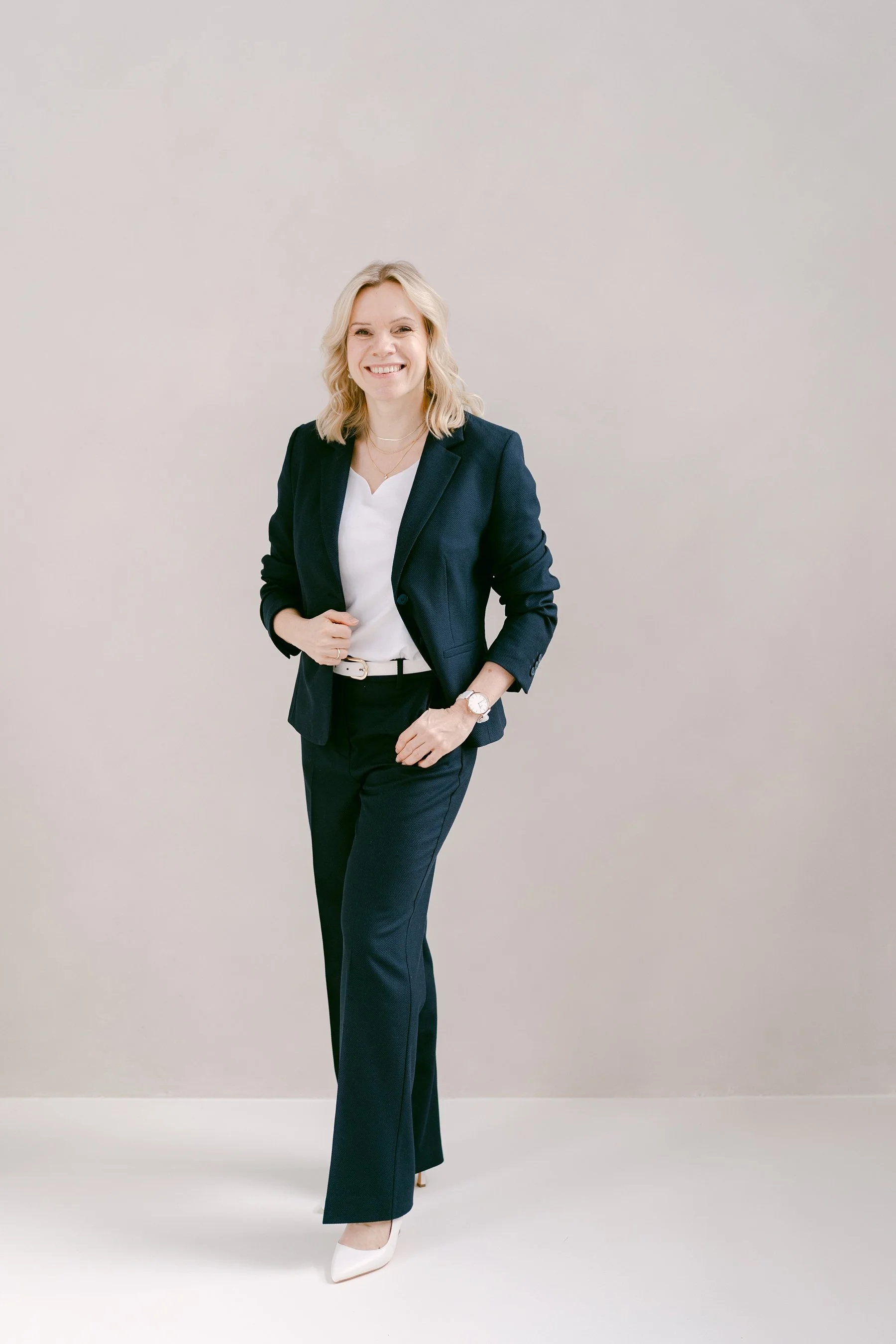 13_Zirkel Branding Fotoshoot im Loft Studio Solingen mit Jana Weichelt - Google Ads Expertin.jpg